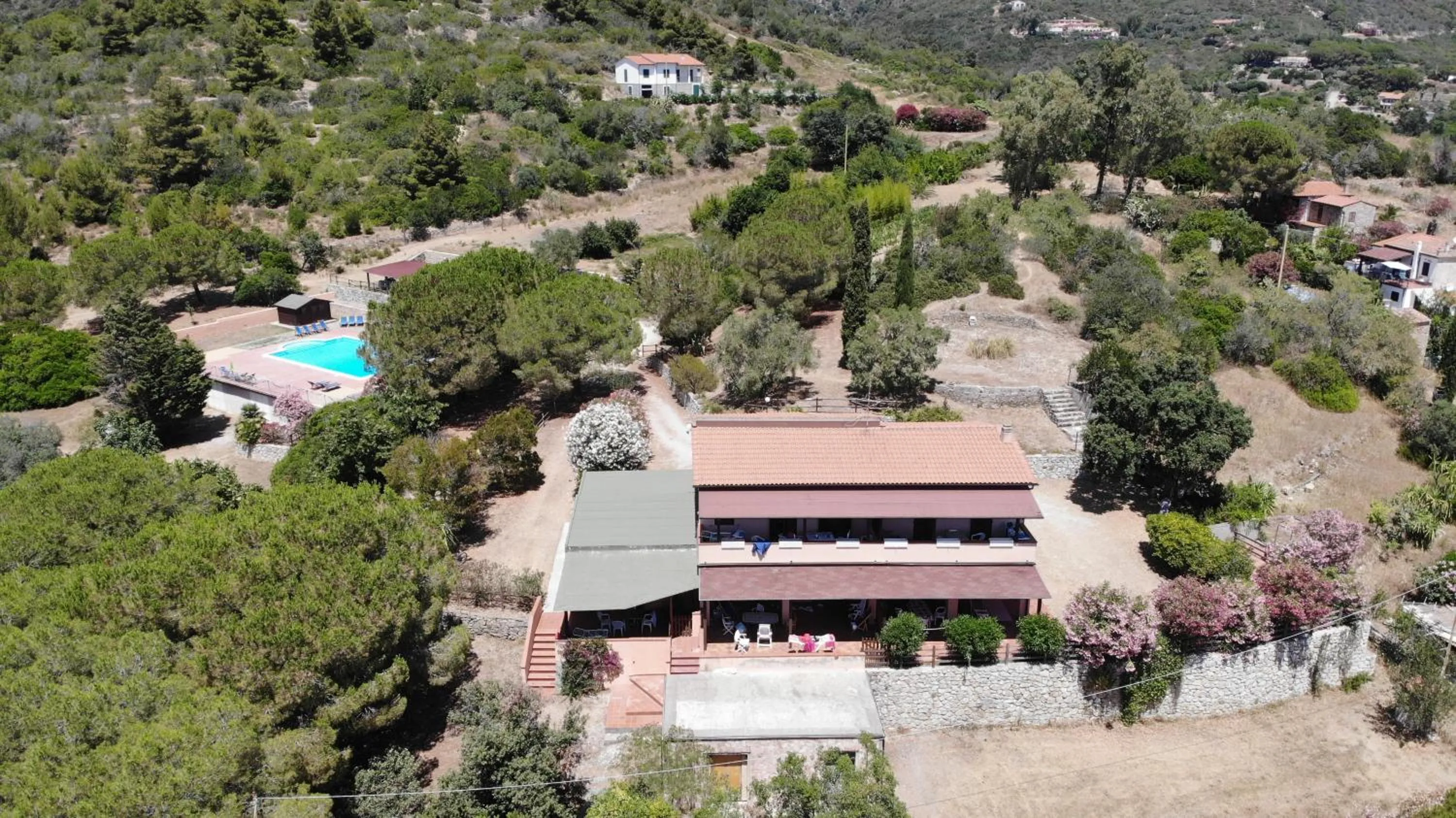 Property building in Casa Rosada - Piscina, aria condizionata, terrazze e posti auto