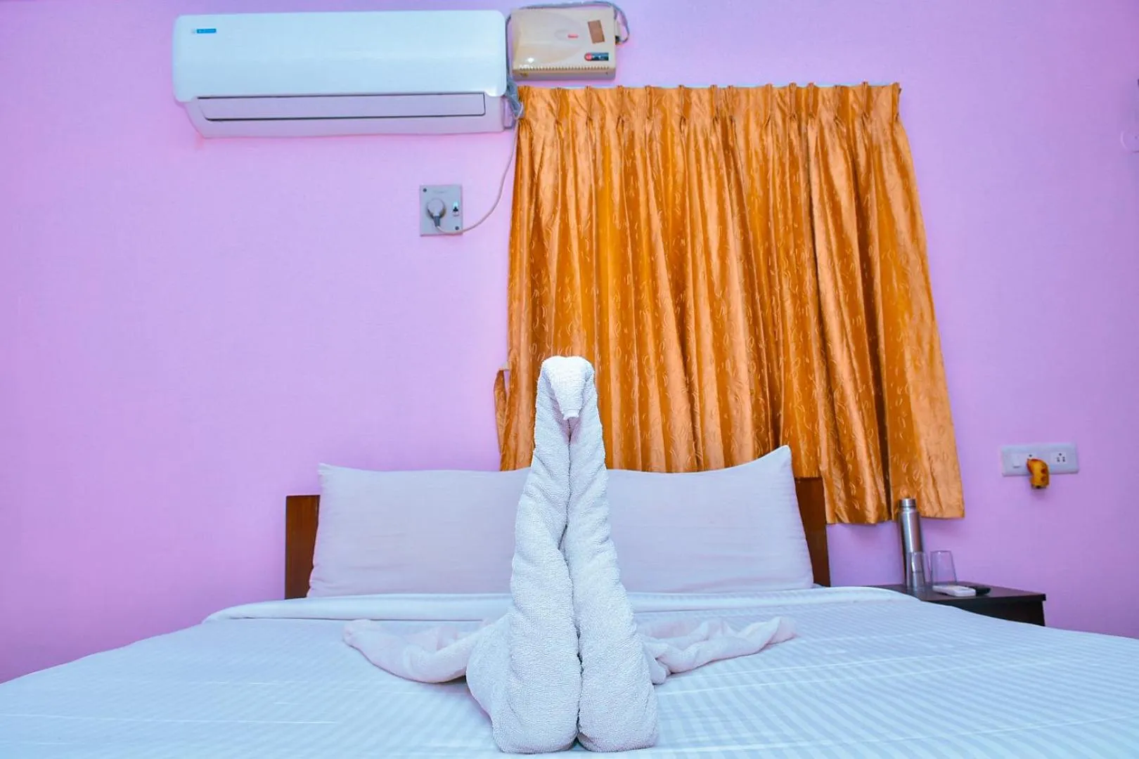 Bed in Coral Shelters Pykara