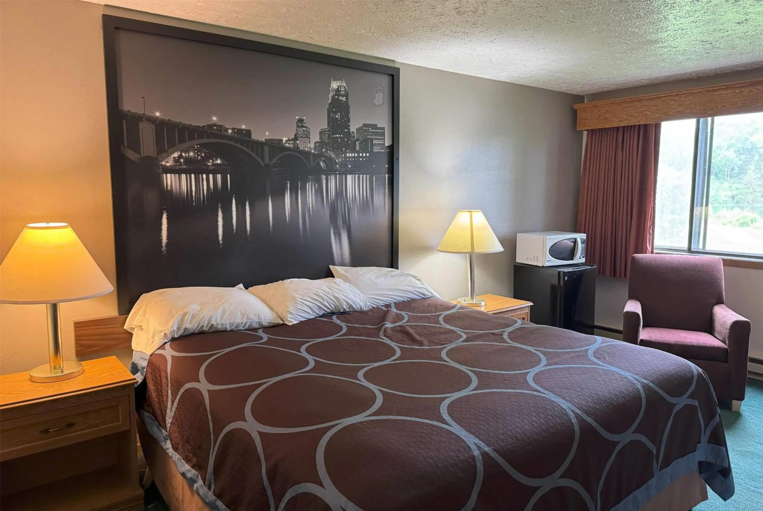 Photo of the whole room, Bed in Super 8 by Wyndham Chaska