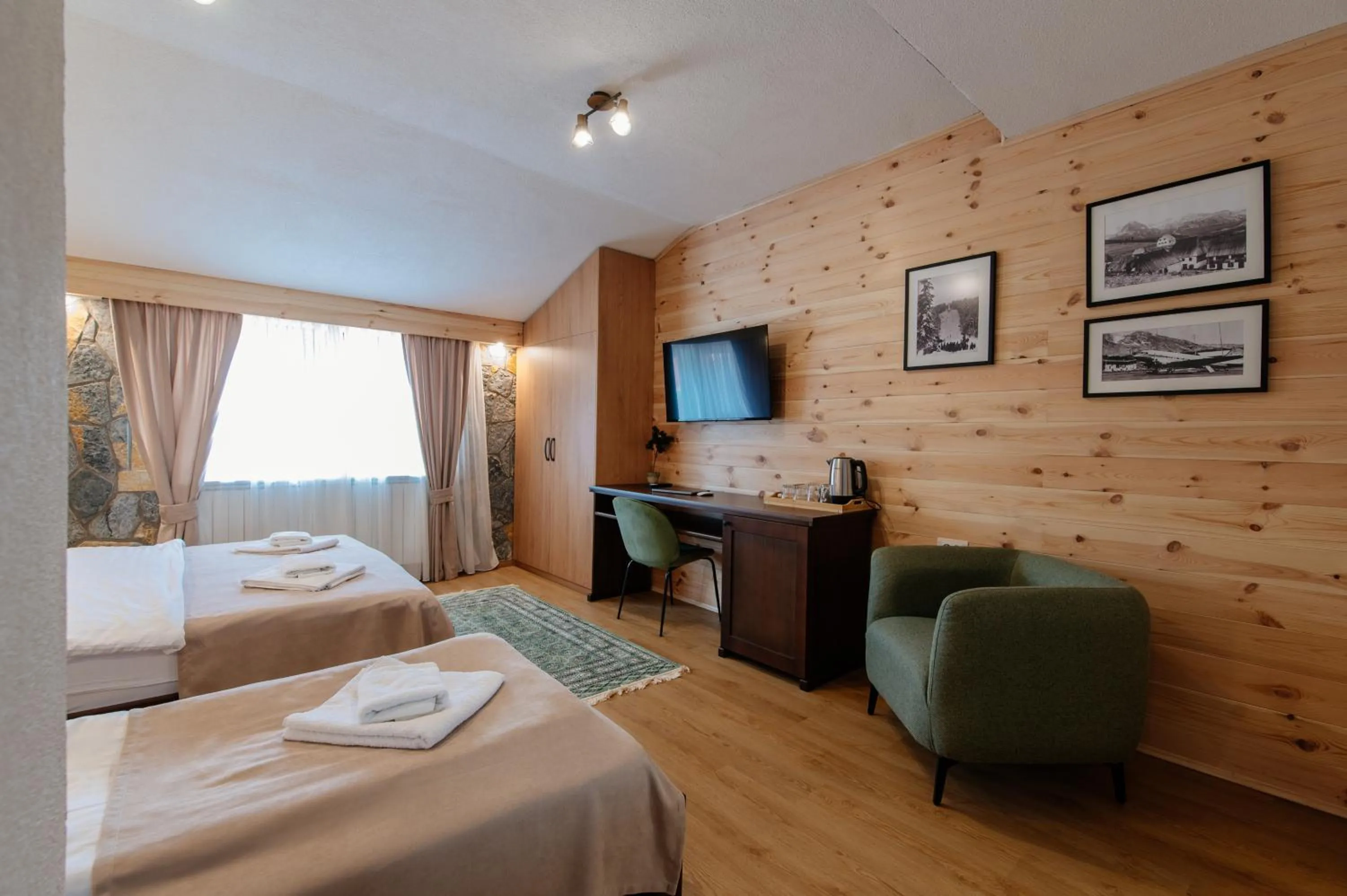 Bed in Hotel Zlatni bor