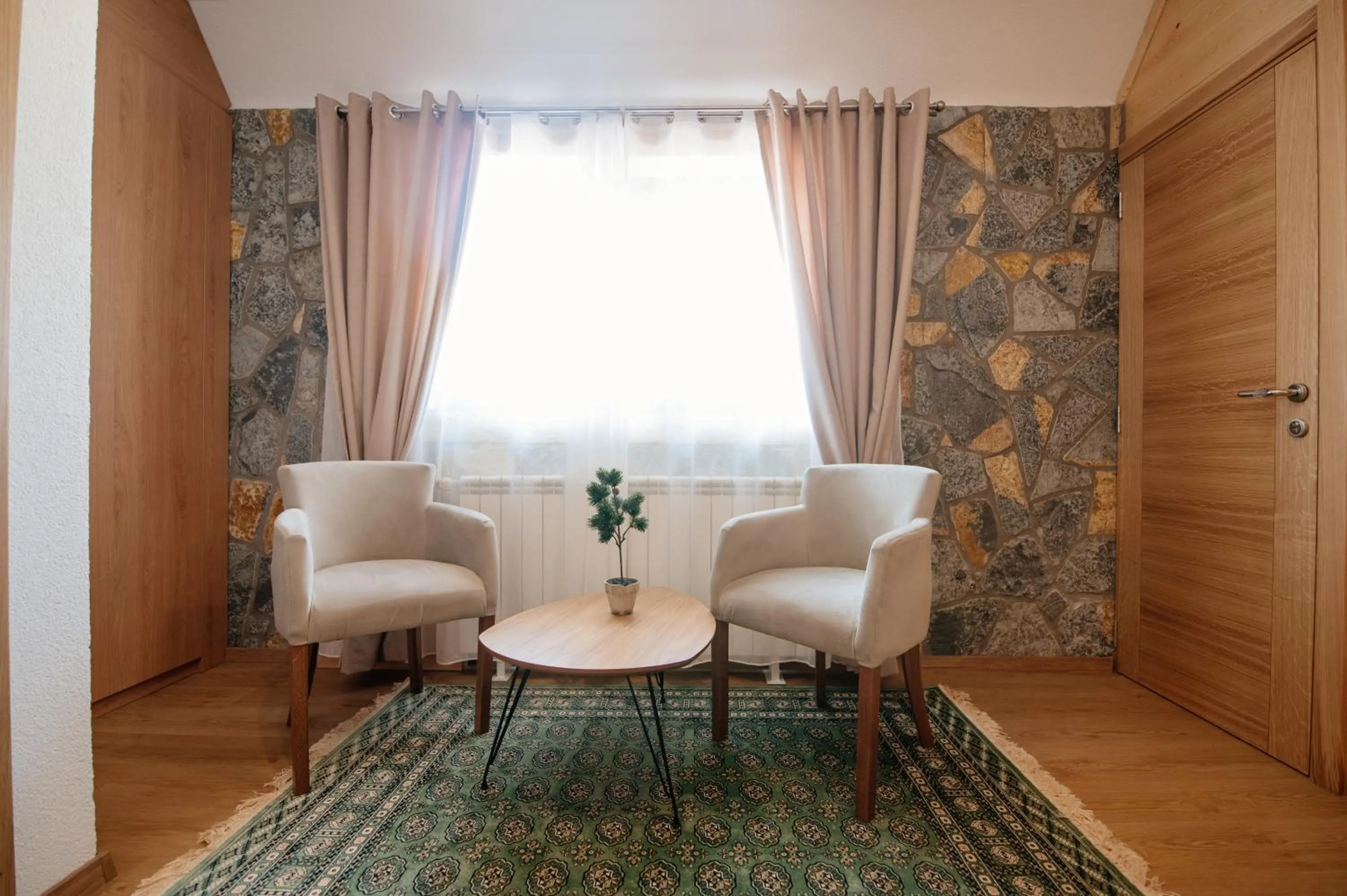 Seating area in Hotel Zlatni bor