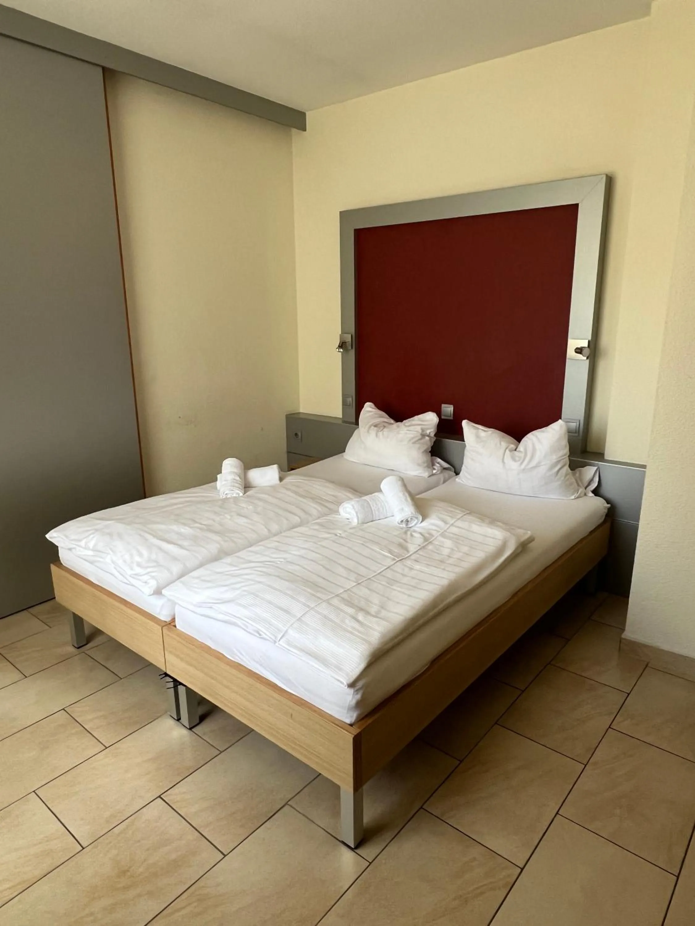 Bed in Hotel Pfälzer Hof