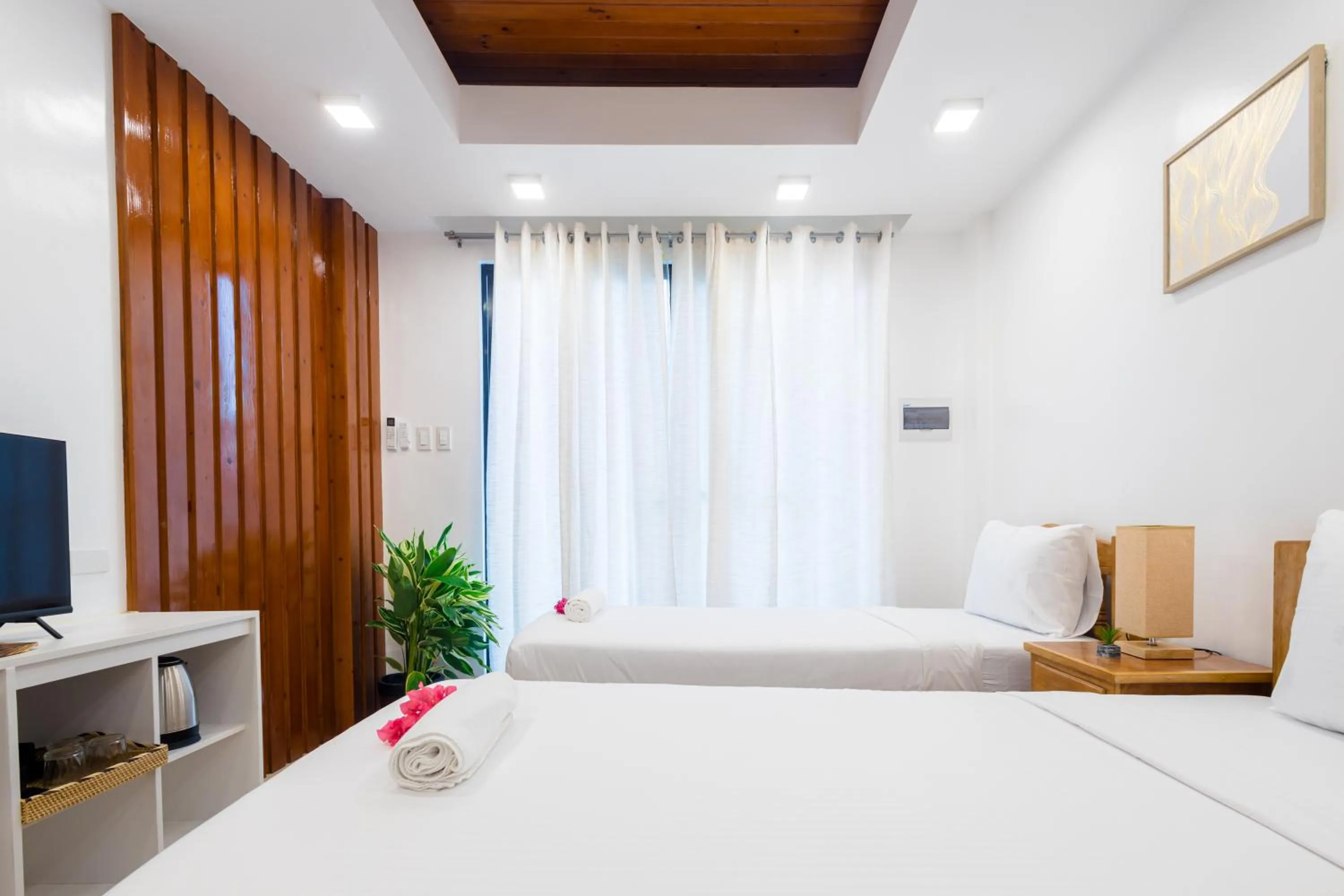 Bedroom, Bed in E L Westensee Resort