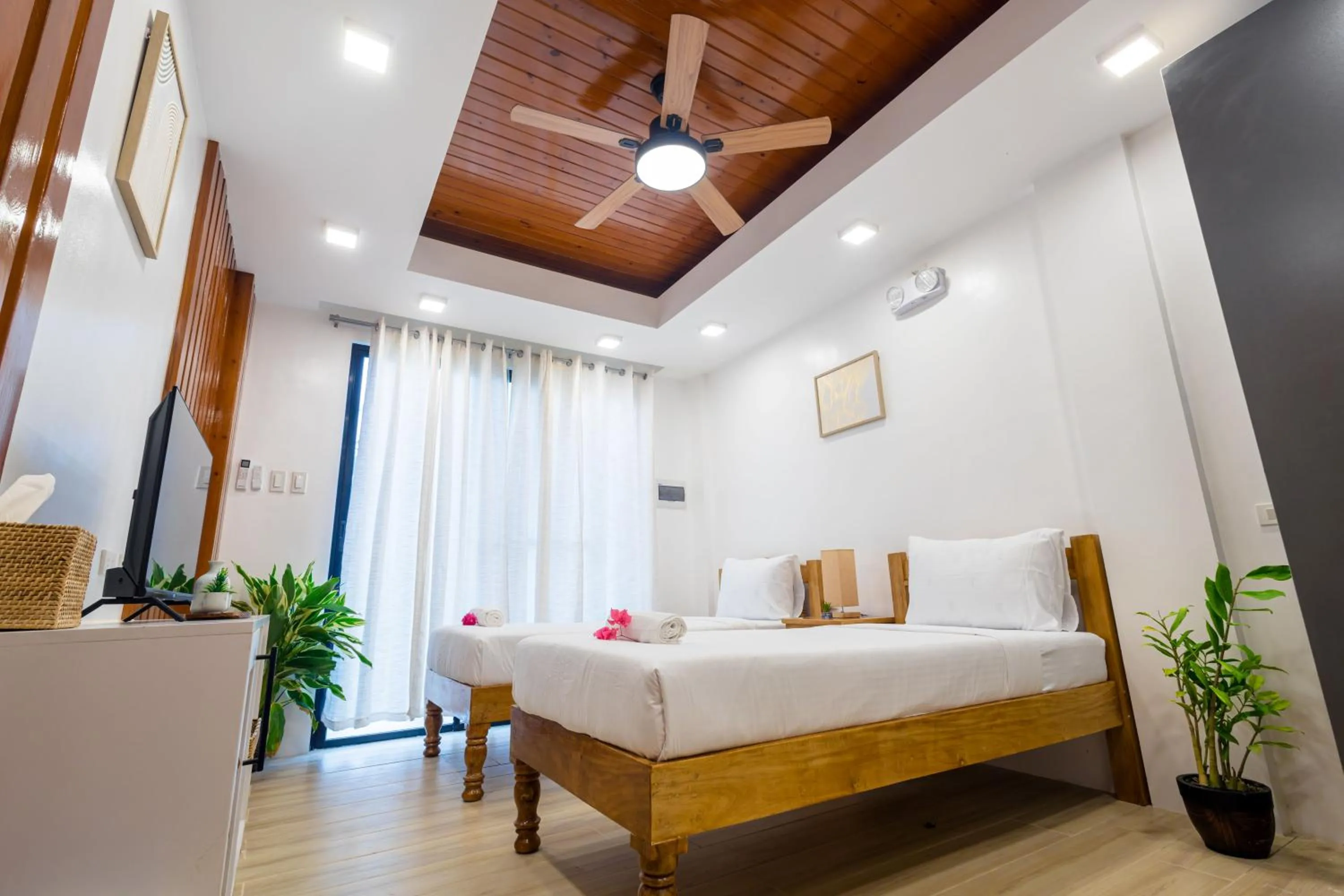 Bedroom, Bed in E L Westensee Resort