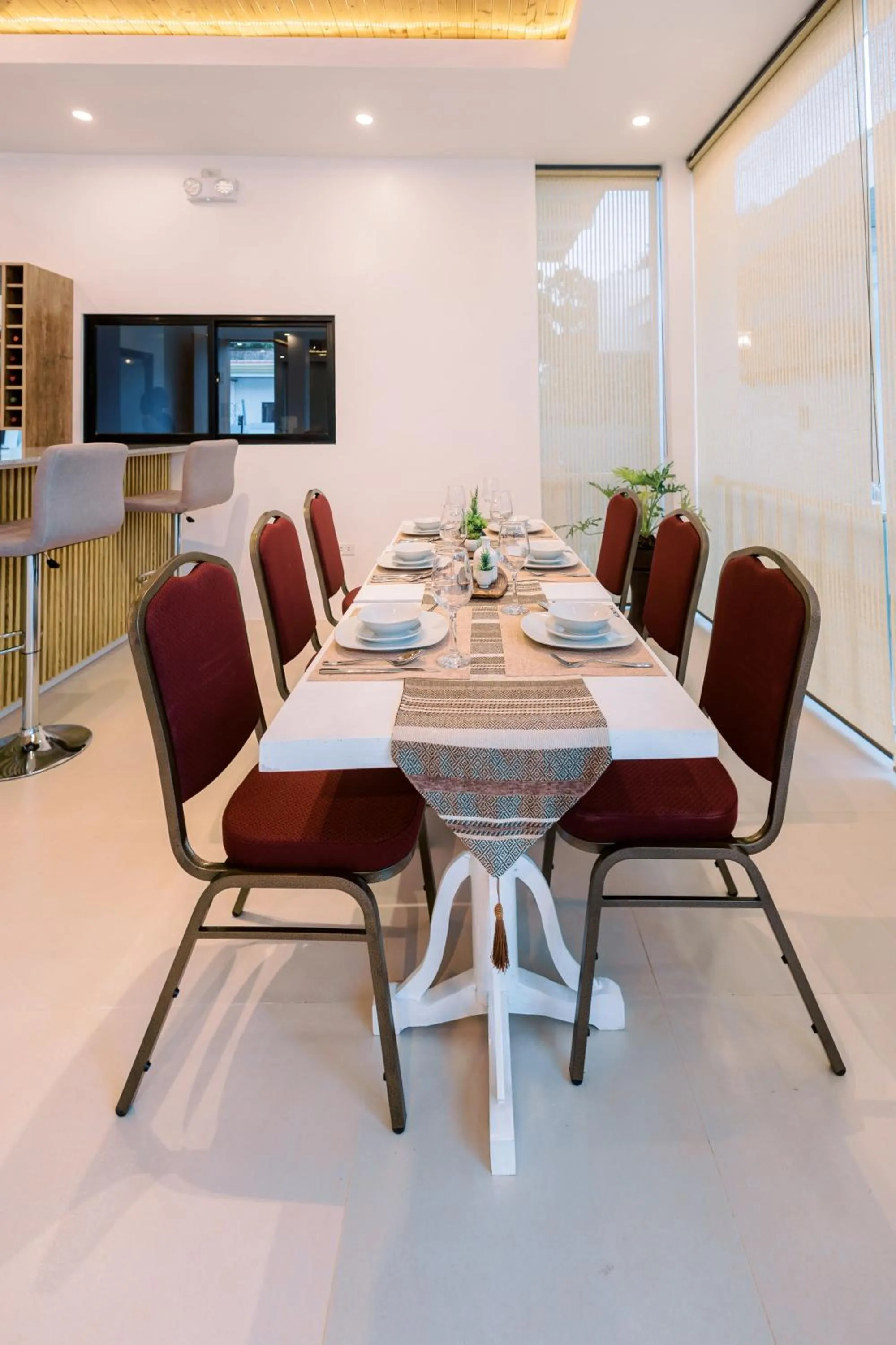 Restaurant/places to eat in E L Westensee Resort