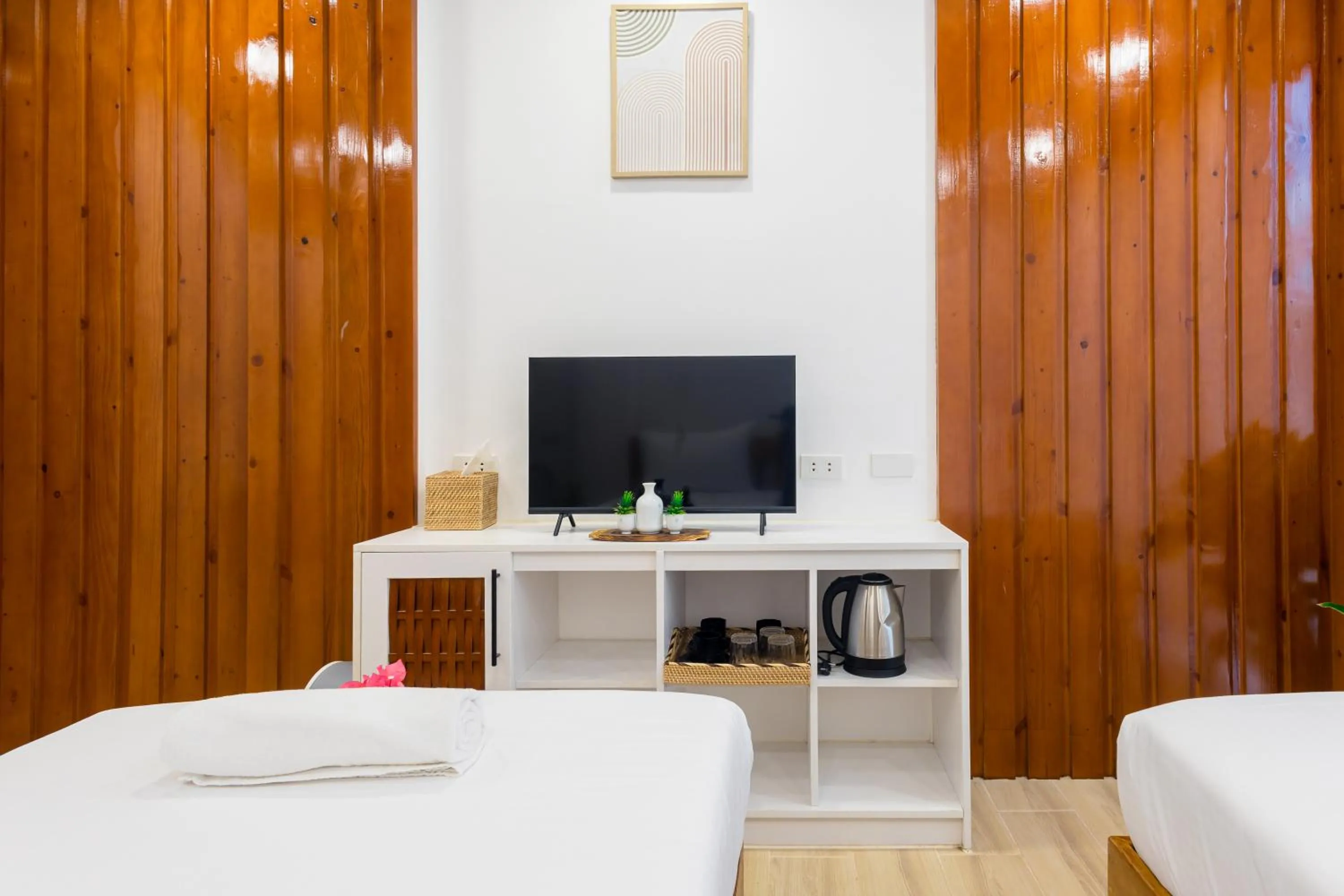 Bedroom, Bed in E L Westensee Resort