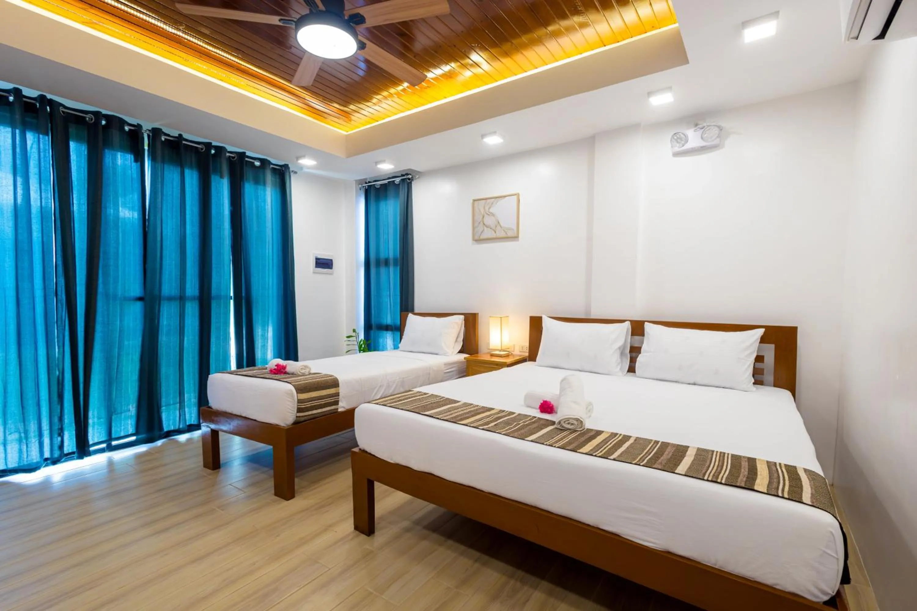 Bedroom, Bed in E L Westensee Resort