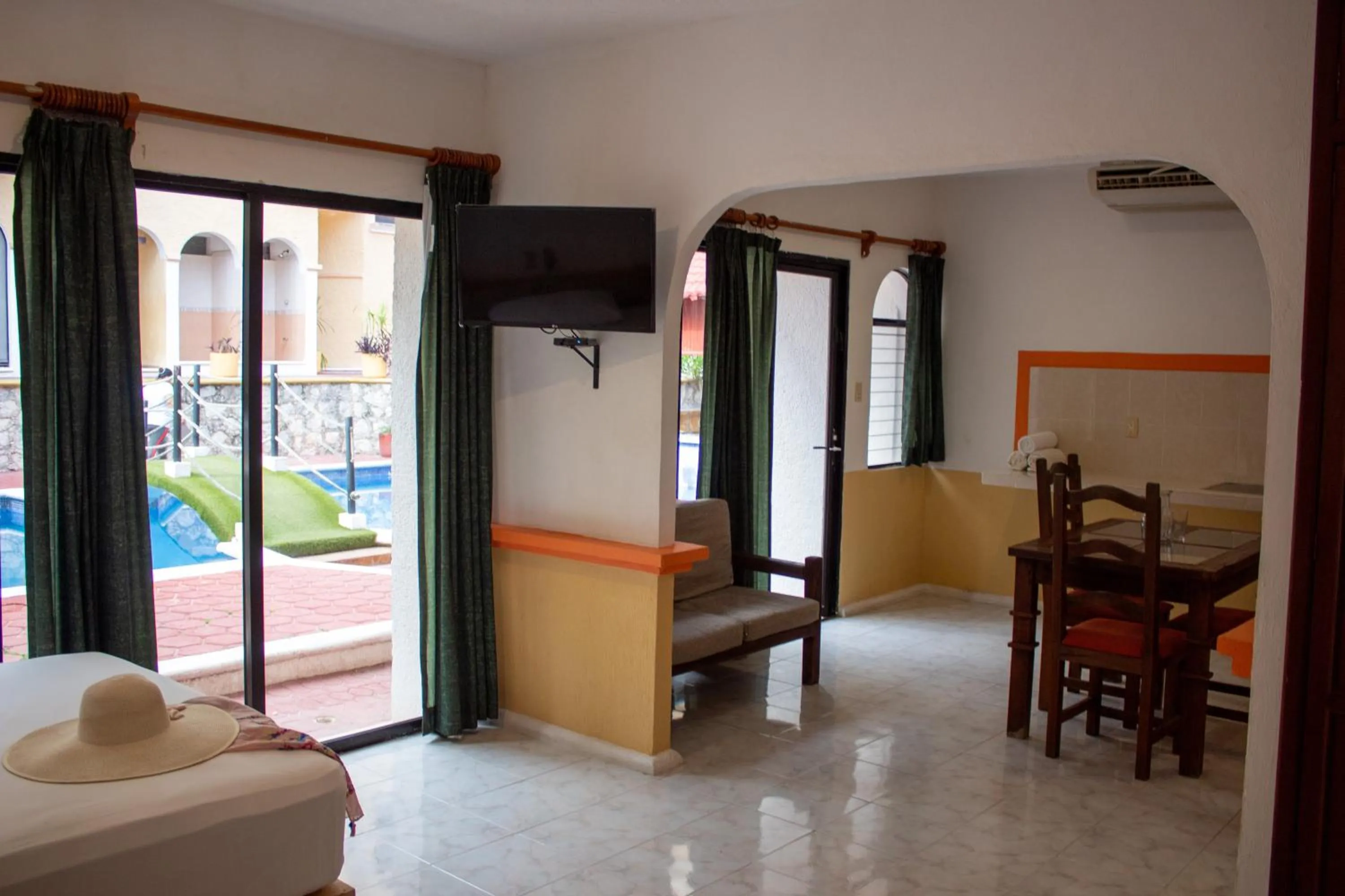 Bed in Hotel Vista Caribe 5ta Av a 5 Pasos de la Playa