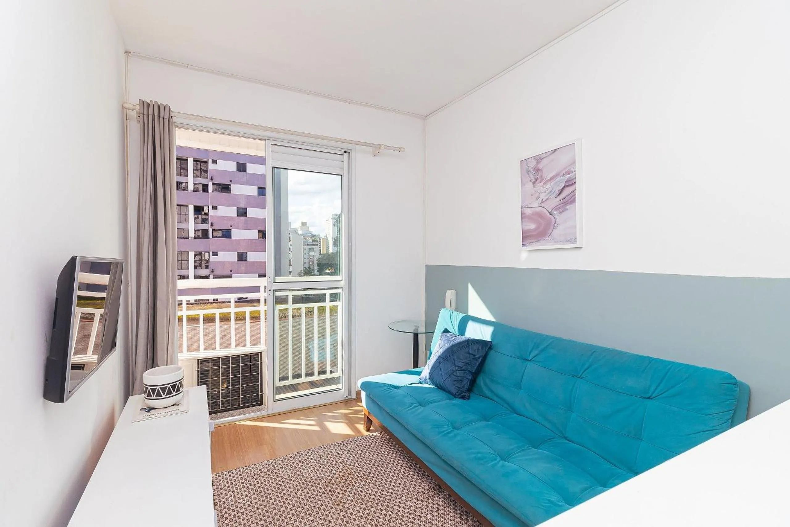 Bed in Vossa Bossa Pinheiros Style