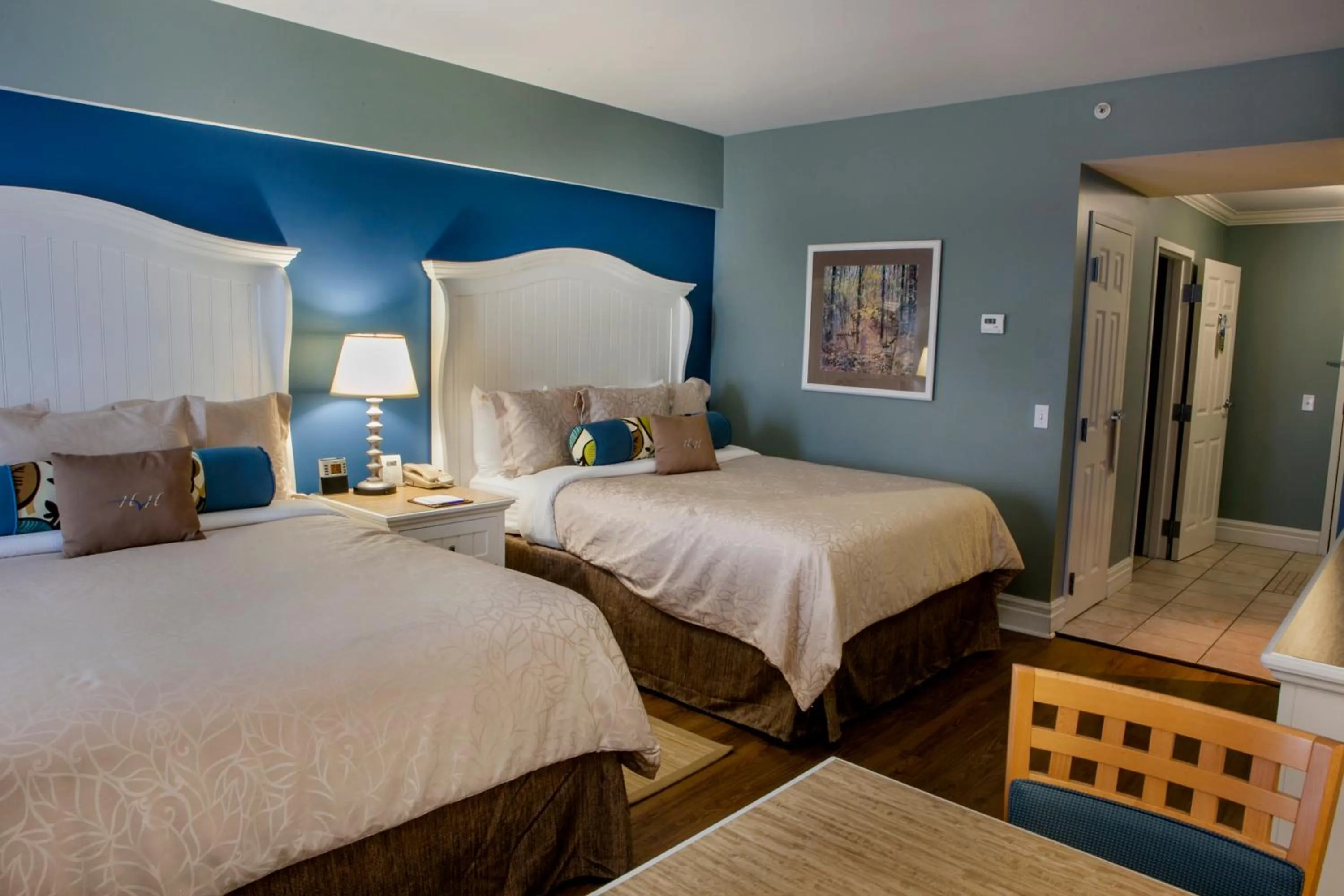 Bedroom, Bed in Watkins Glen Harbor Hotel