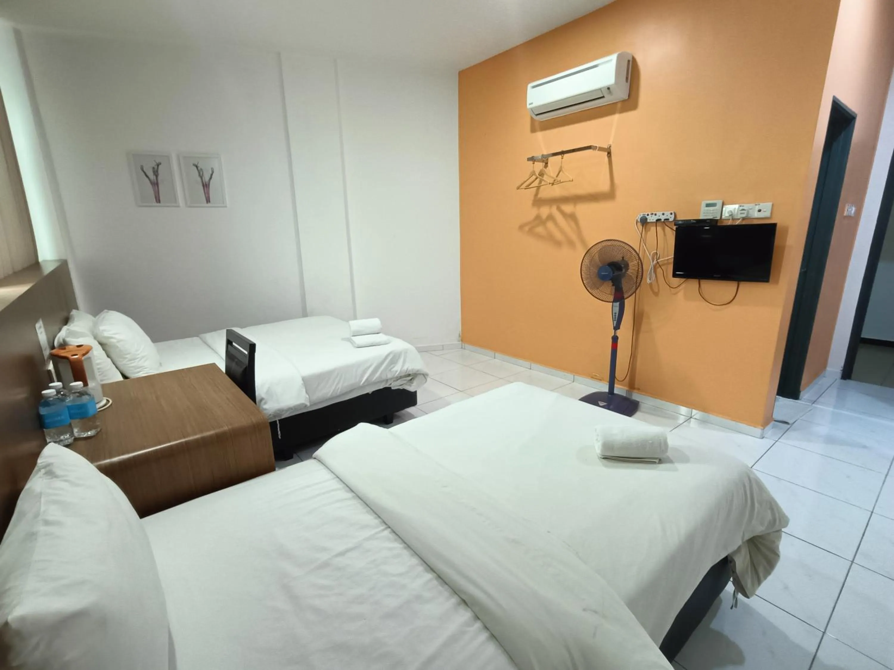 Bedroom, Bed in Hotel Wawasan