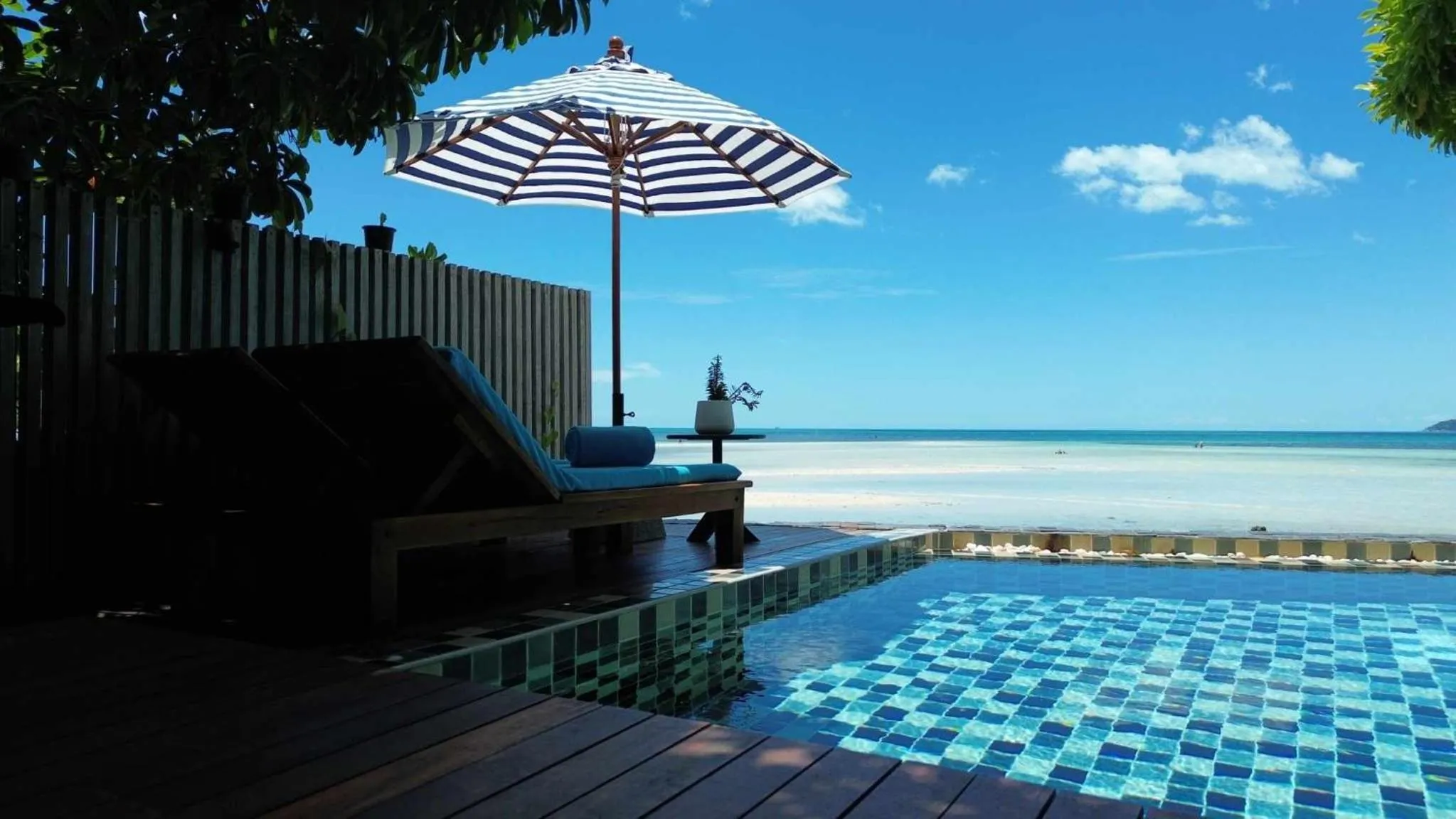 Swimming pool in Casa De Mar - Koh Samui