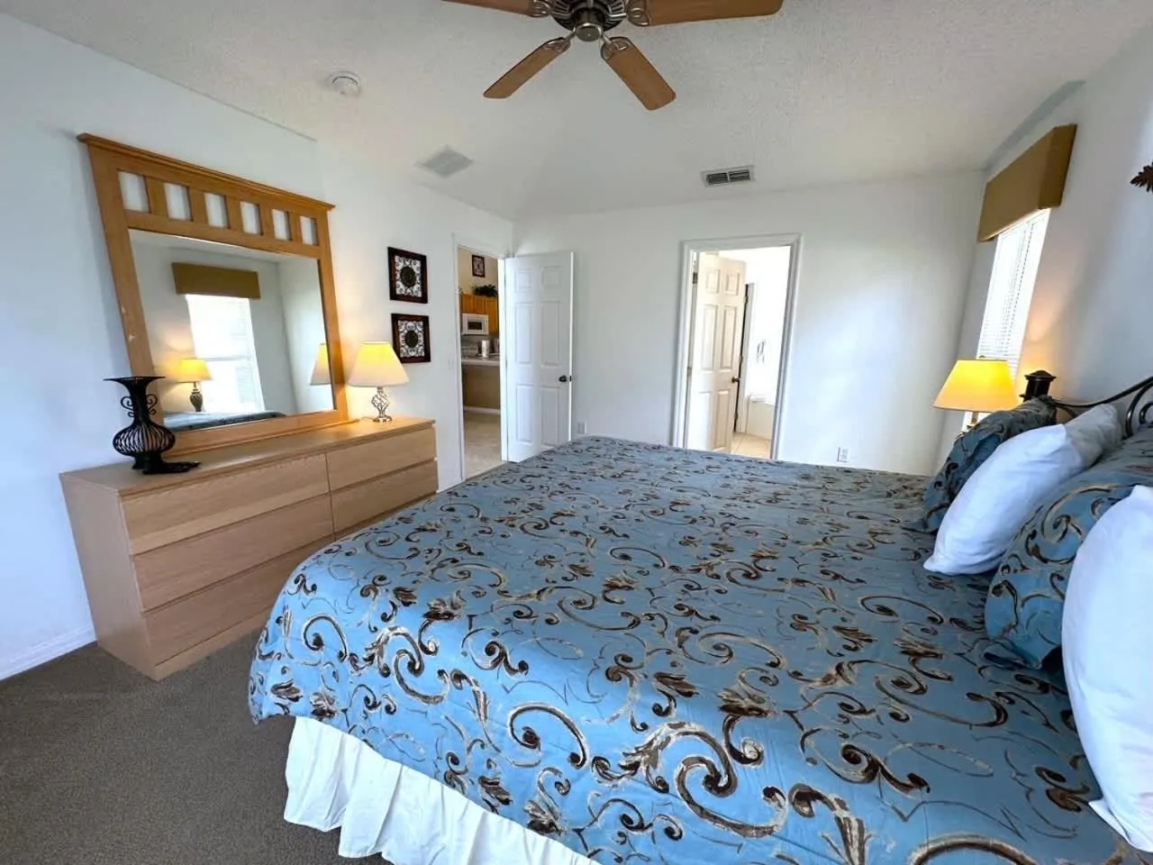 Bed in South Facing Pool Villa on the Golf Course