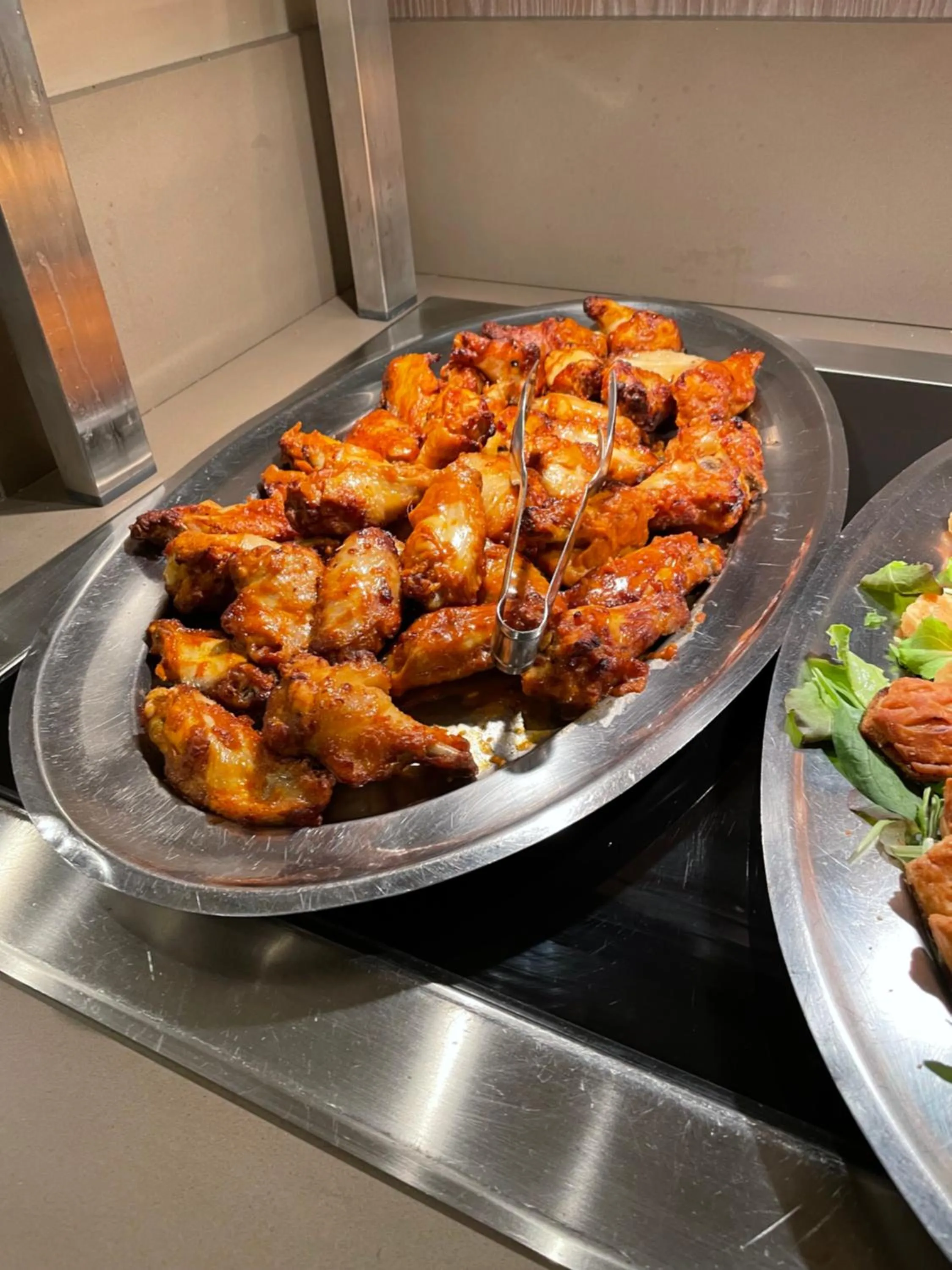 Restaurant/places to eat in Hotel Montreal