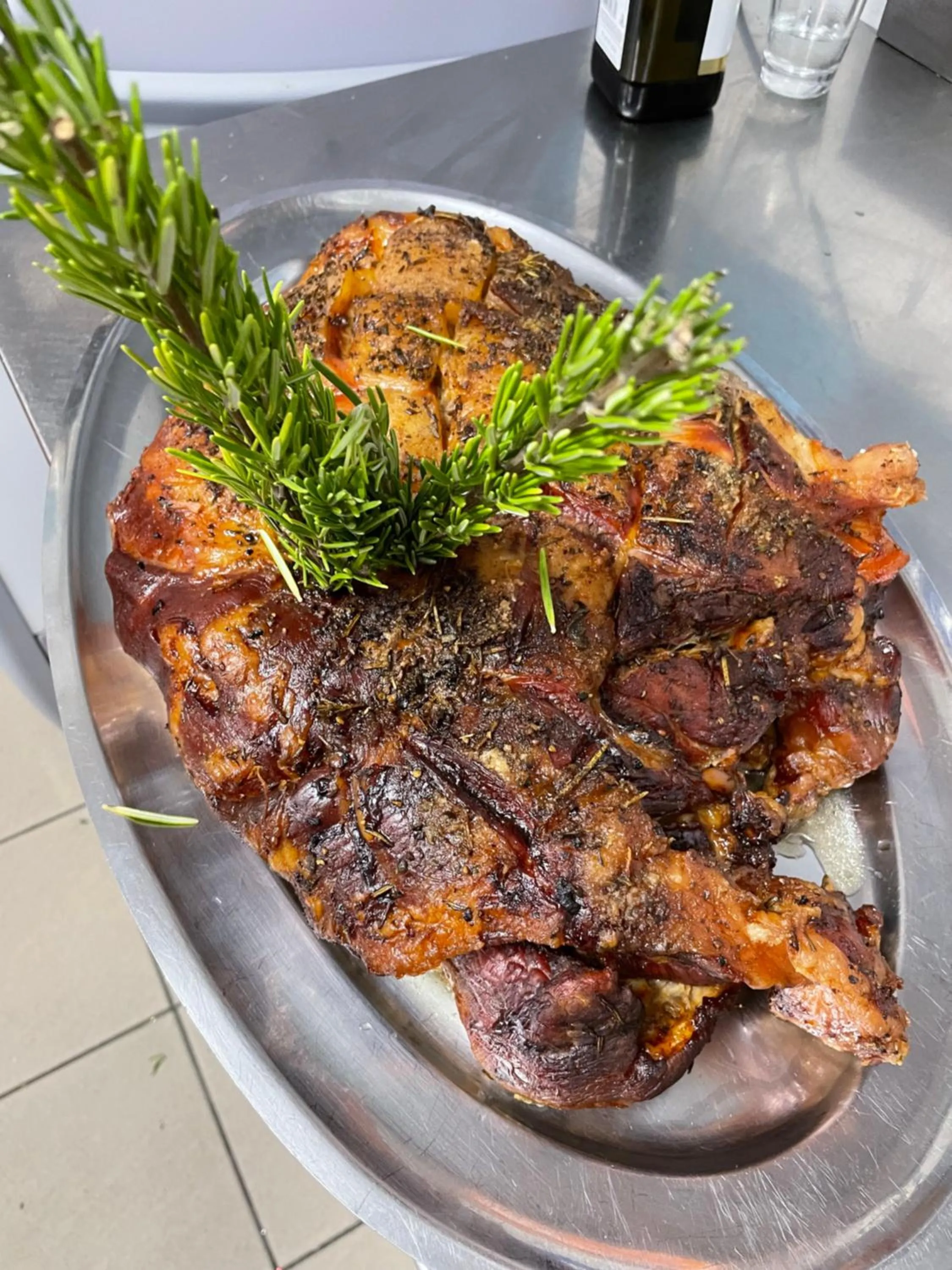 Restaurant/places to eat in Hotel Montreal