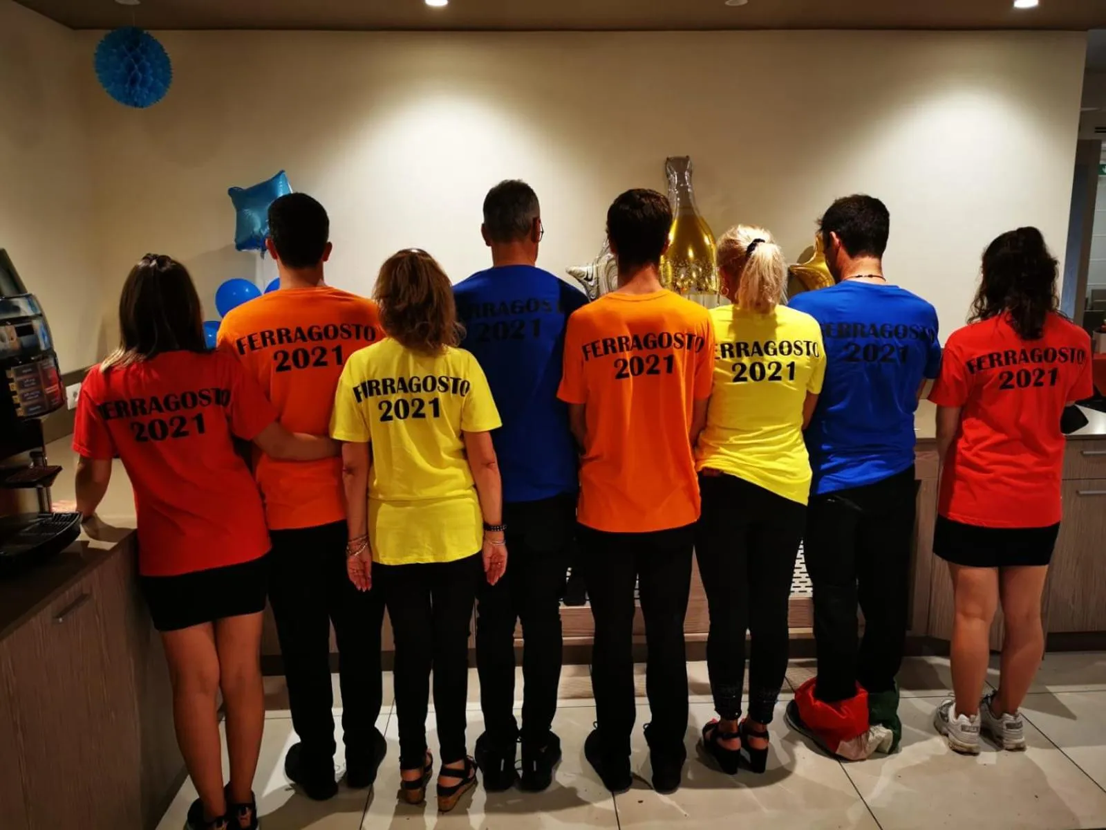 Restaurant/places to eat in Hotel Montreal