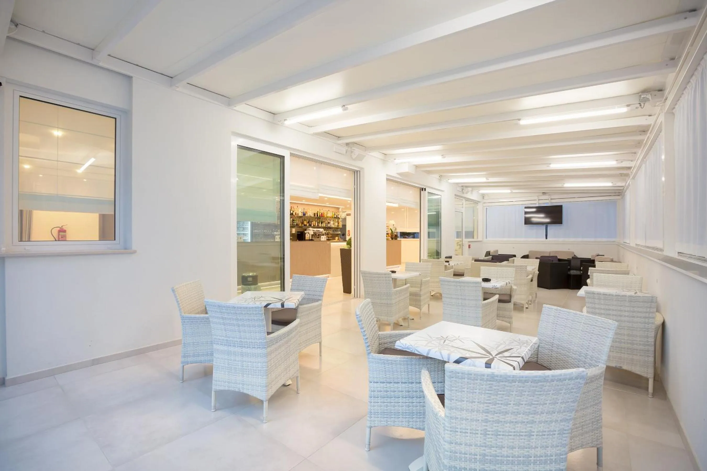 Lounge or bar in Hotel Montreal