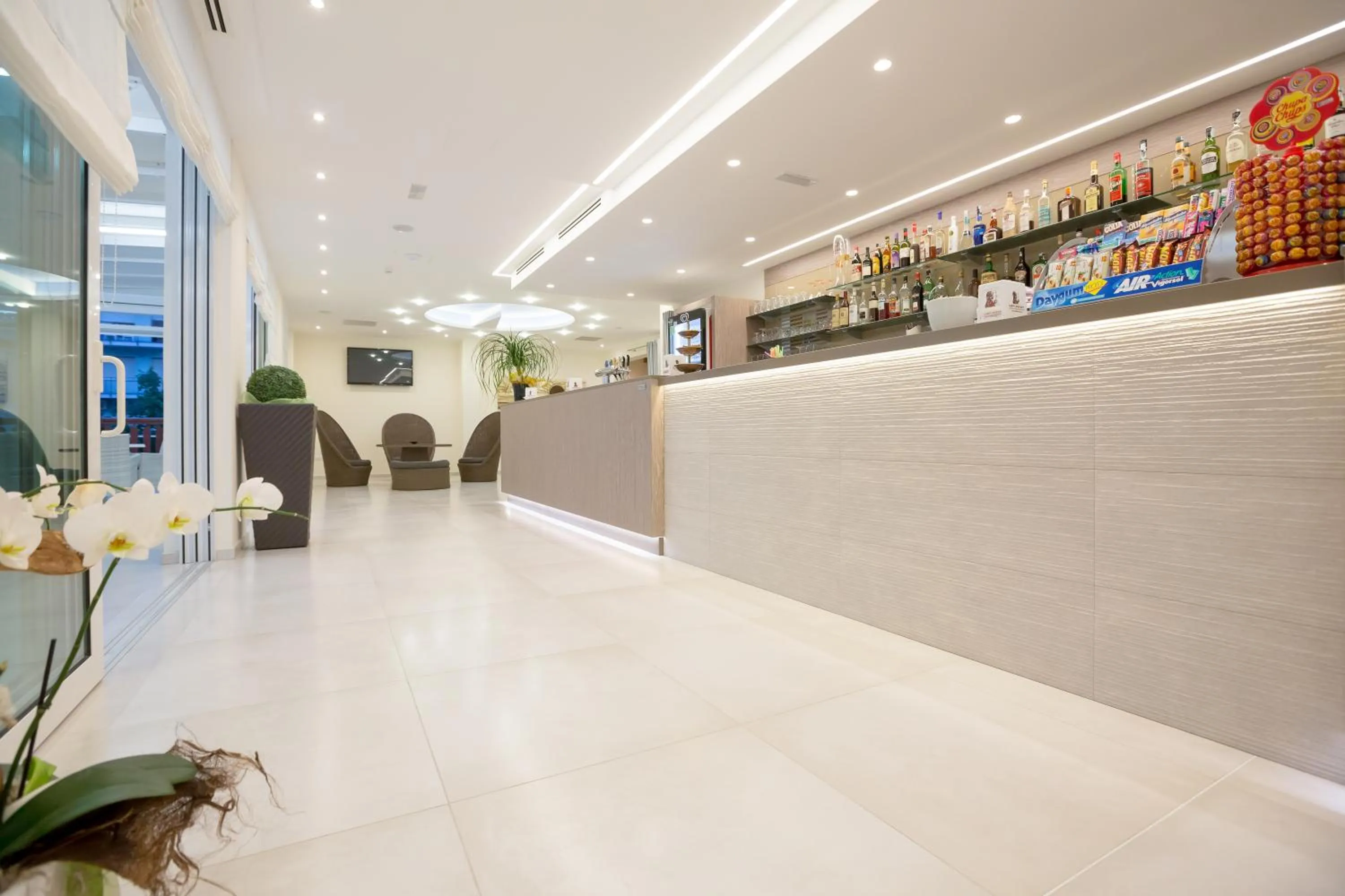 Lounge or bar in Hotel Montreal