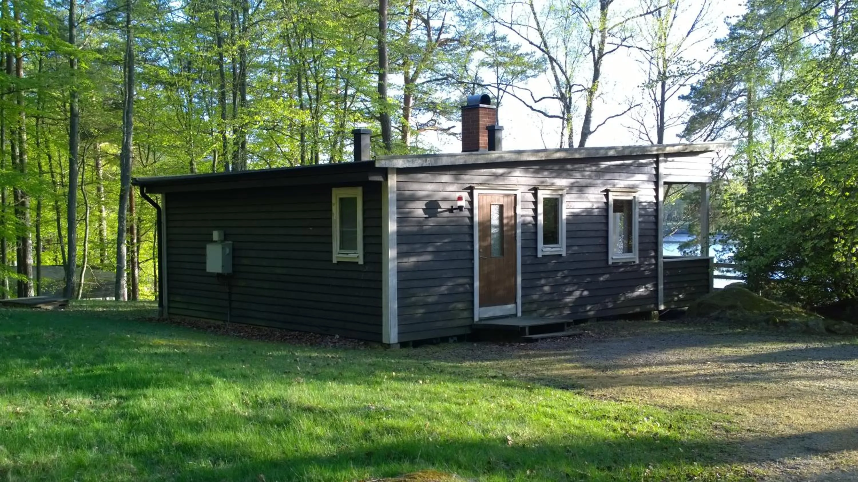 Large Two-Bedroom House (6 Adults) in Långasjönäs Camping & Stugby
