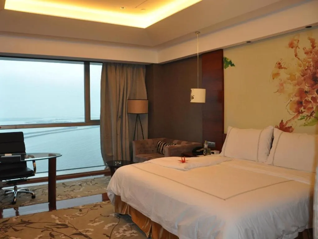 Bed in Grand Skylight International Hotel Gongqingcheng