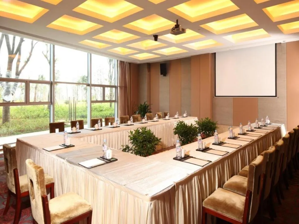 Grand Skylight International Hotel Gongqingcheng