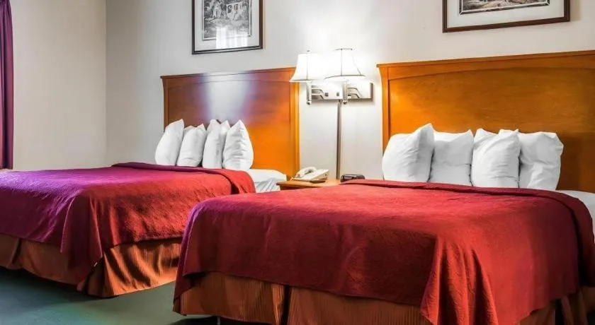 Bed in Quality Inn Kearney - Liberty