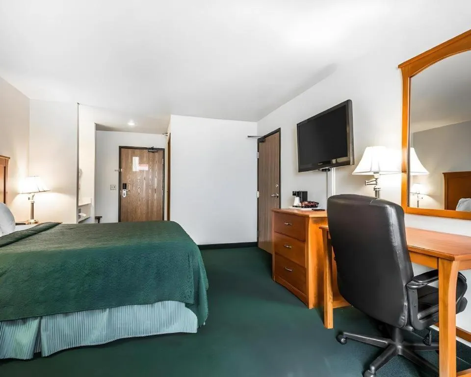 Bed in Quality Inn Kearney - Liberty