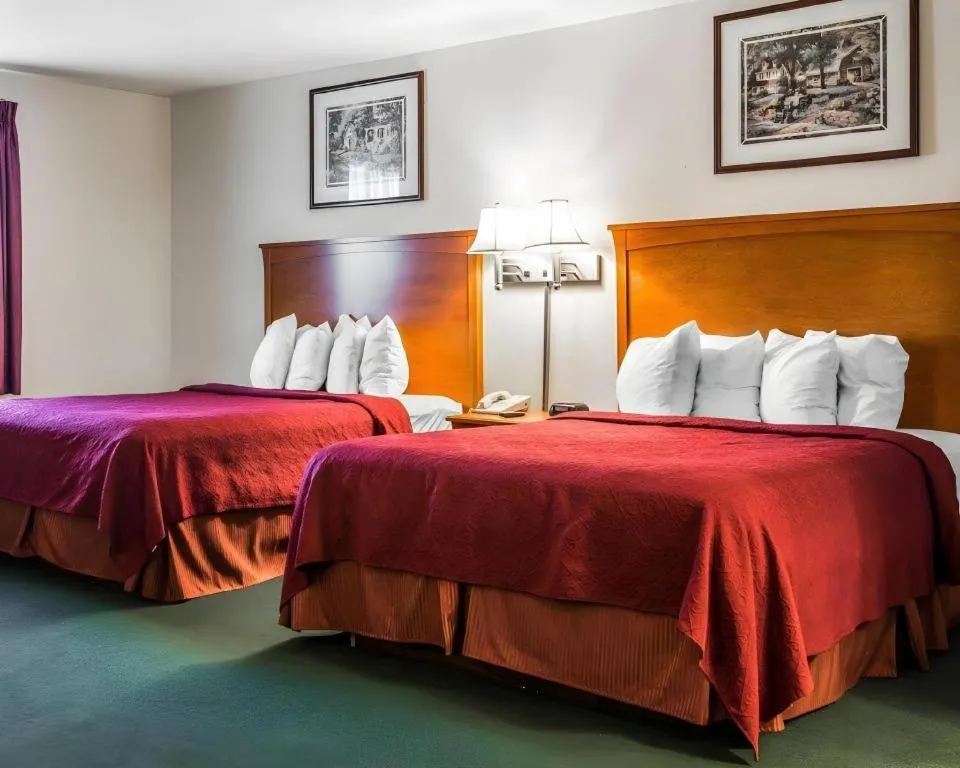 Bed in Quality Inn Kearney - Liberty