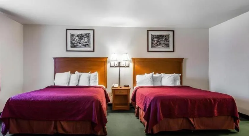 Bed in Quality Inn Kearney - Liberty