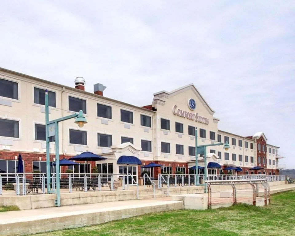 Clarion Suites Vidalia Riverfront