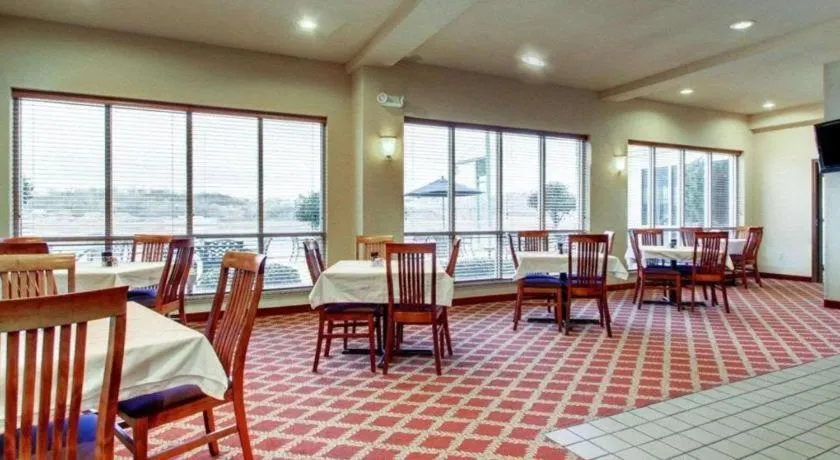 Clarion Suites Vidalia Riverfront