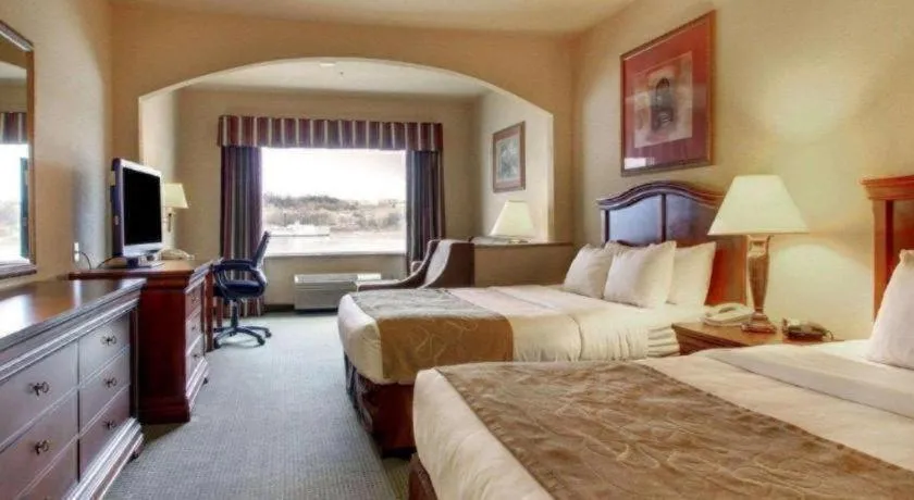 Clarion Suites Vidalia Riverfront