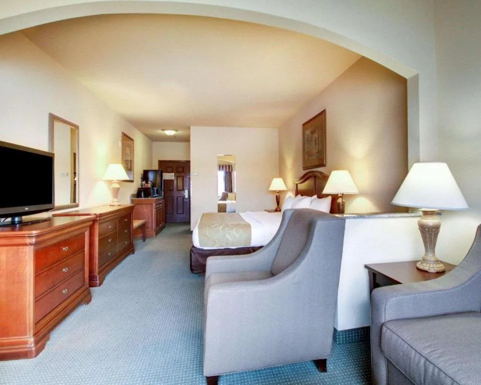 Clarion Suites Vidalia Riverfront