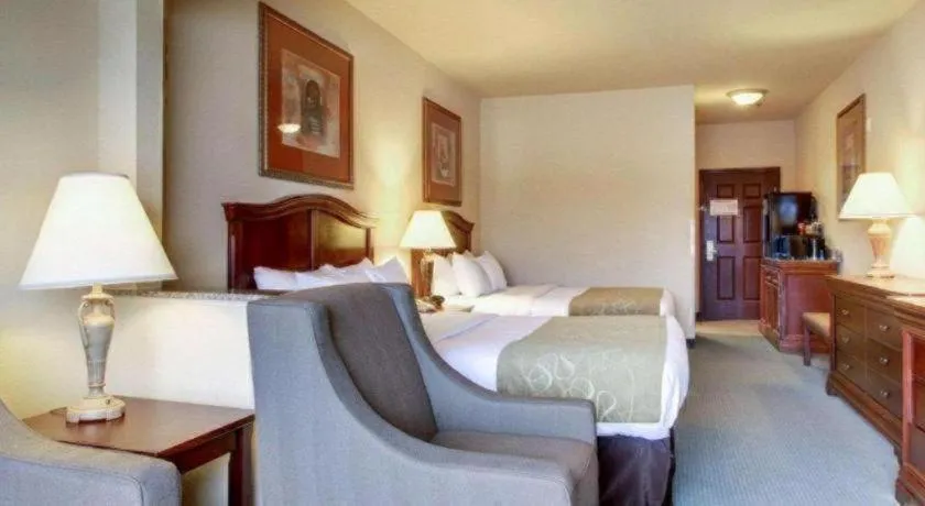 Clarion Suites Vidalia Riverfront