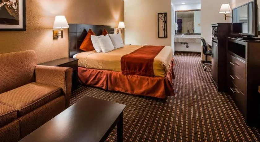 Bed in Best Western Johnson City Inn