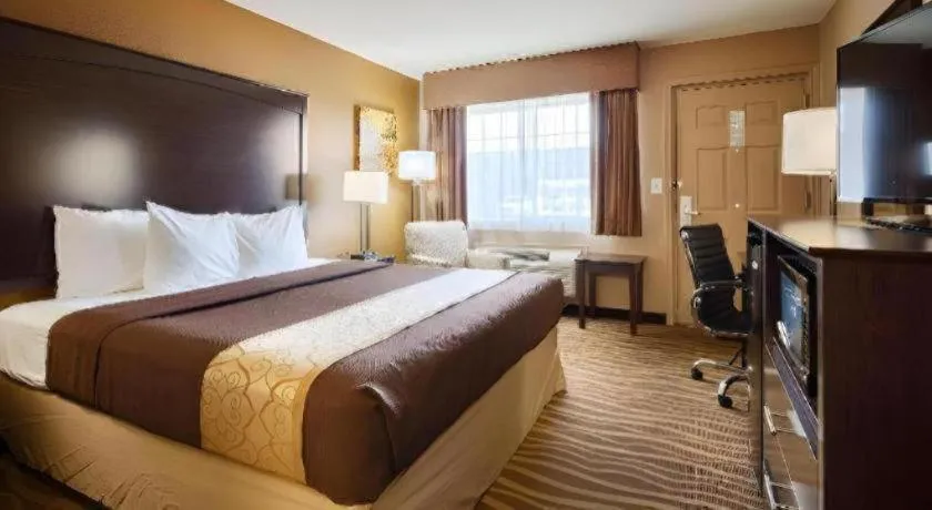 Bed in Best Western Taylor Inn