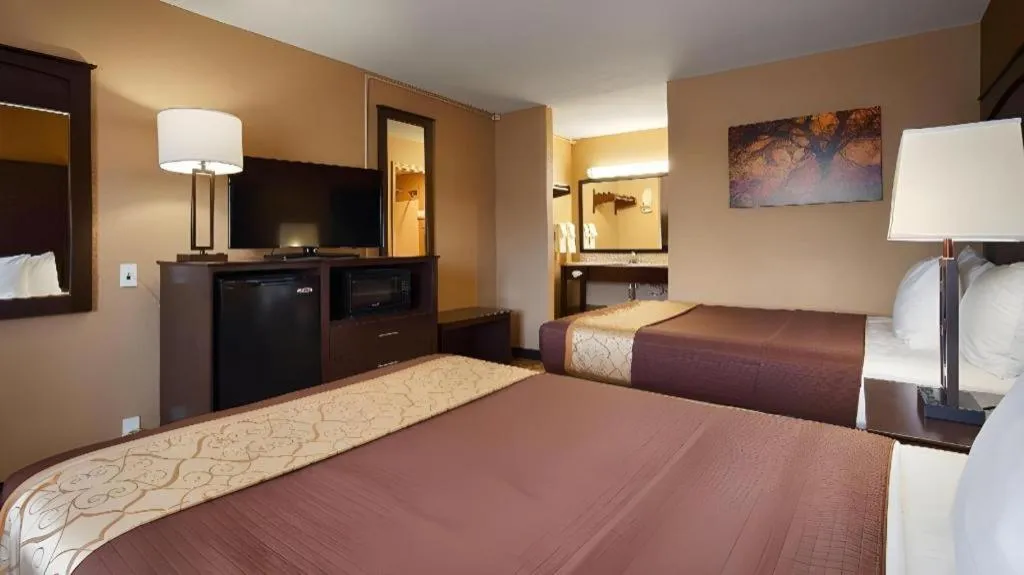 Bed in Best Western Taylor Inn