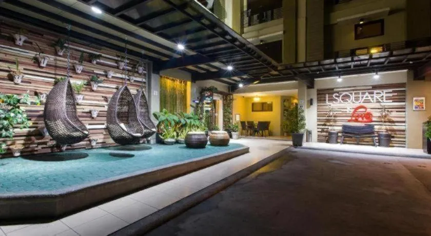 L Square Hotel
