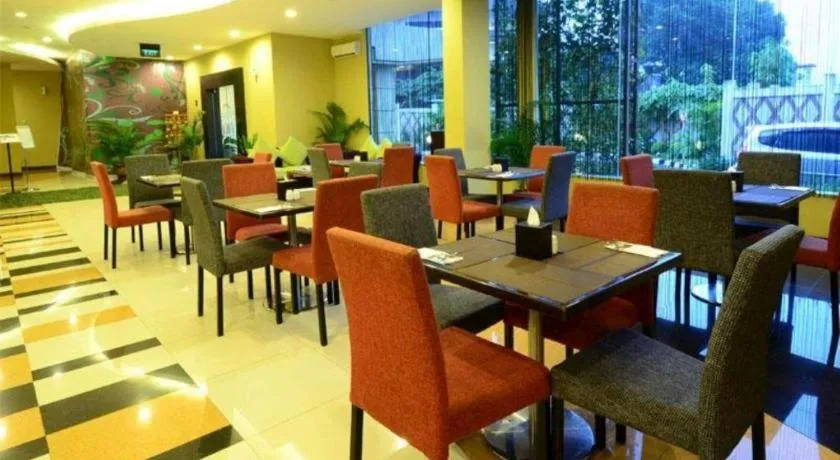 IPB Convention Hotel Botani Square