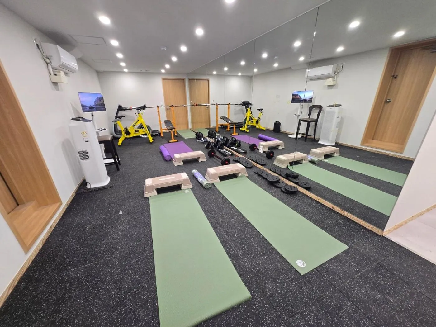 Fitness centre/facilities in Hotel Leo Changwon Central Branch