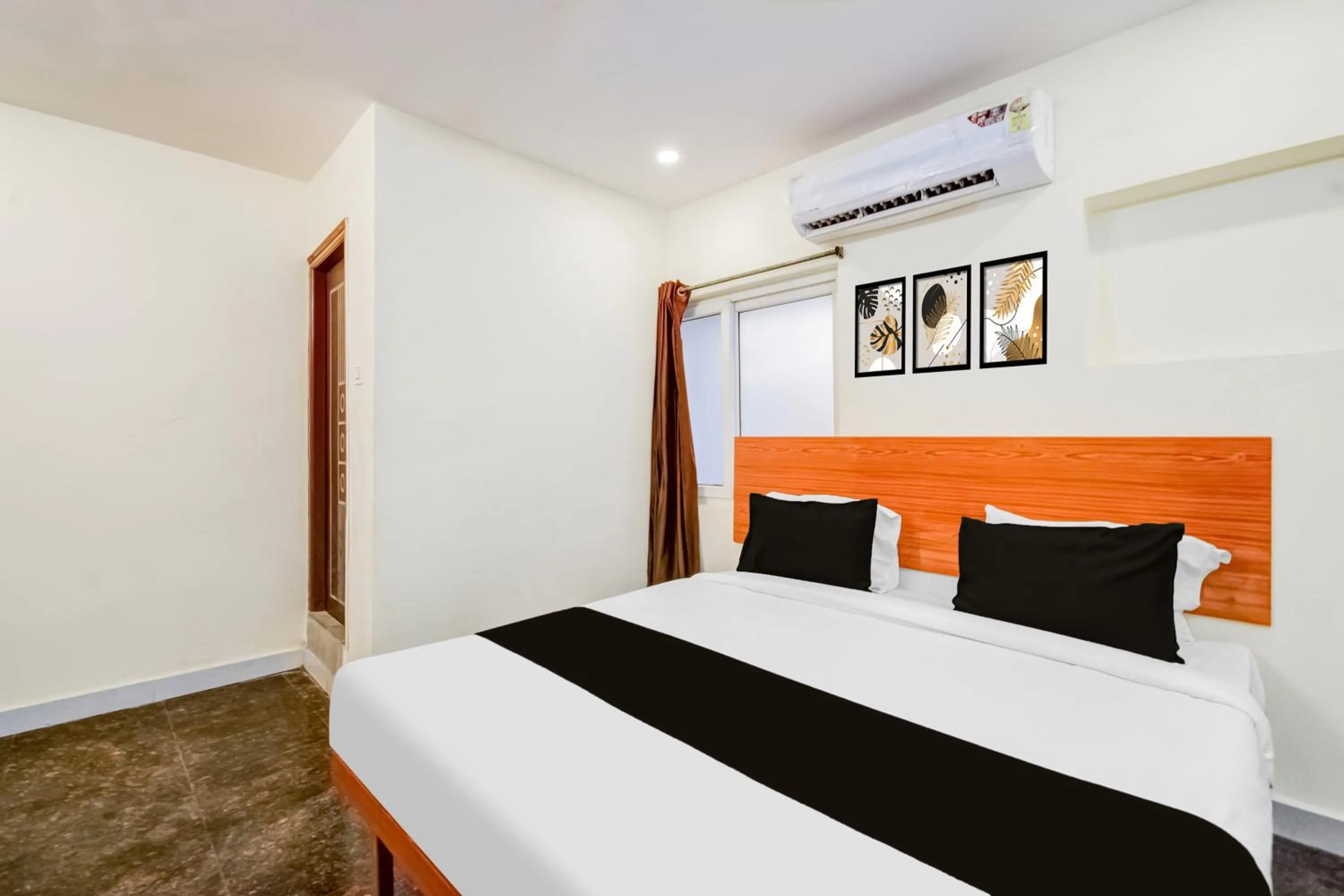 Bedroom, Bed in Hotel O Neredmet Road