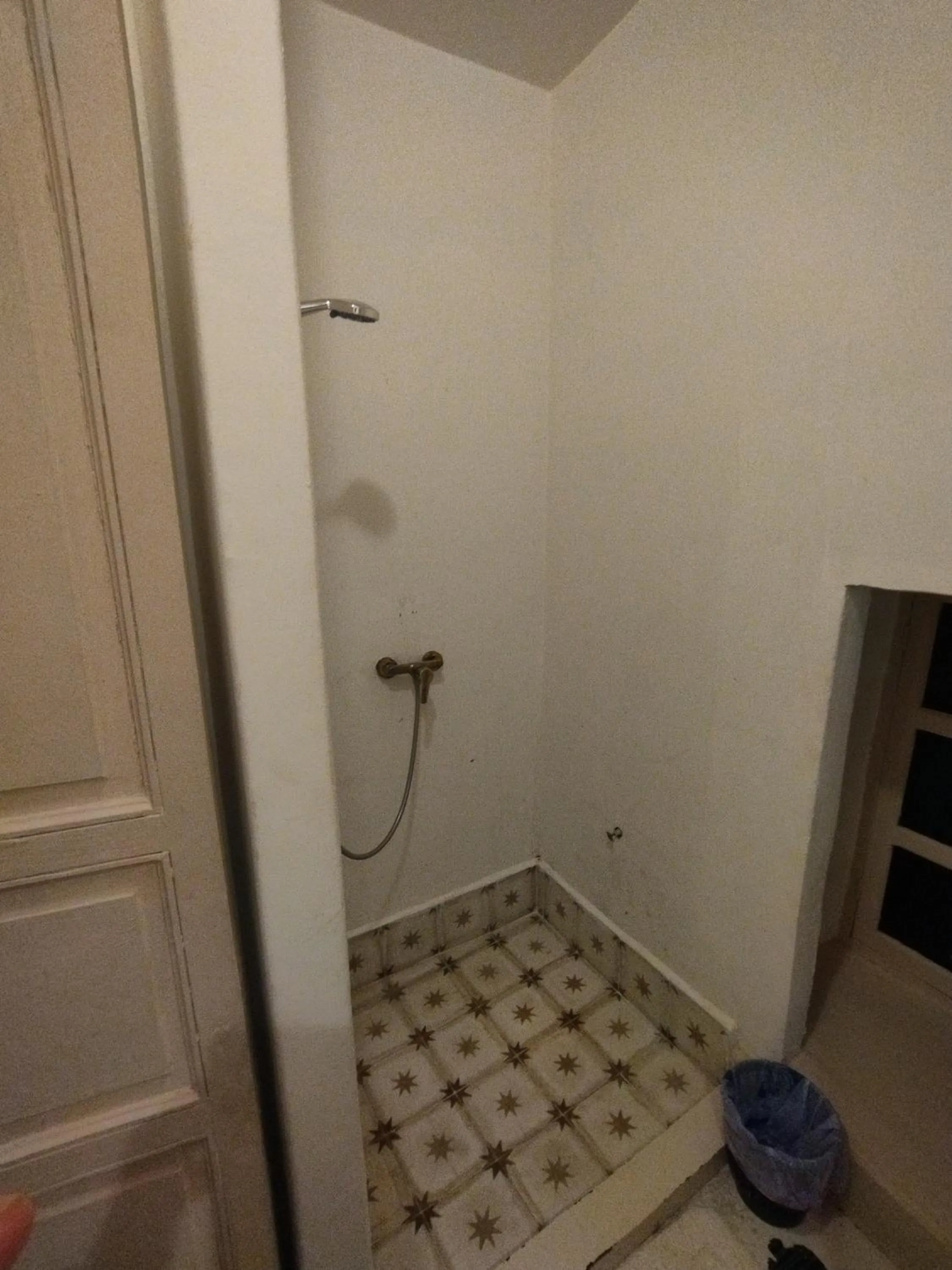 Shower in Diamant La Ville Rouge