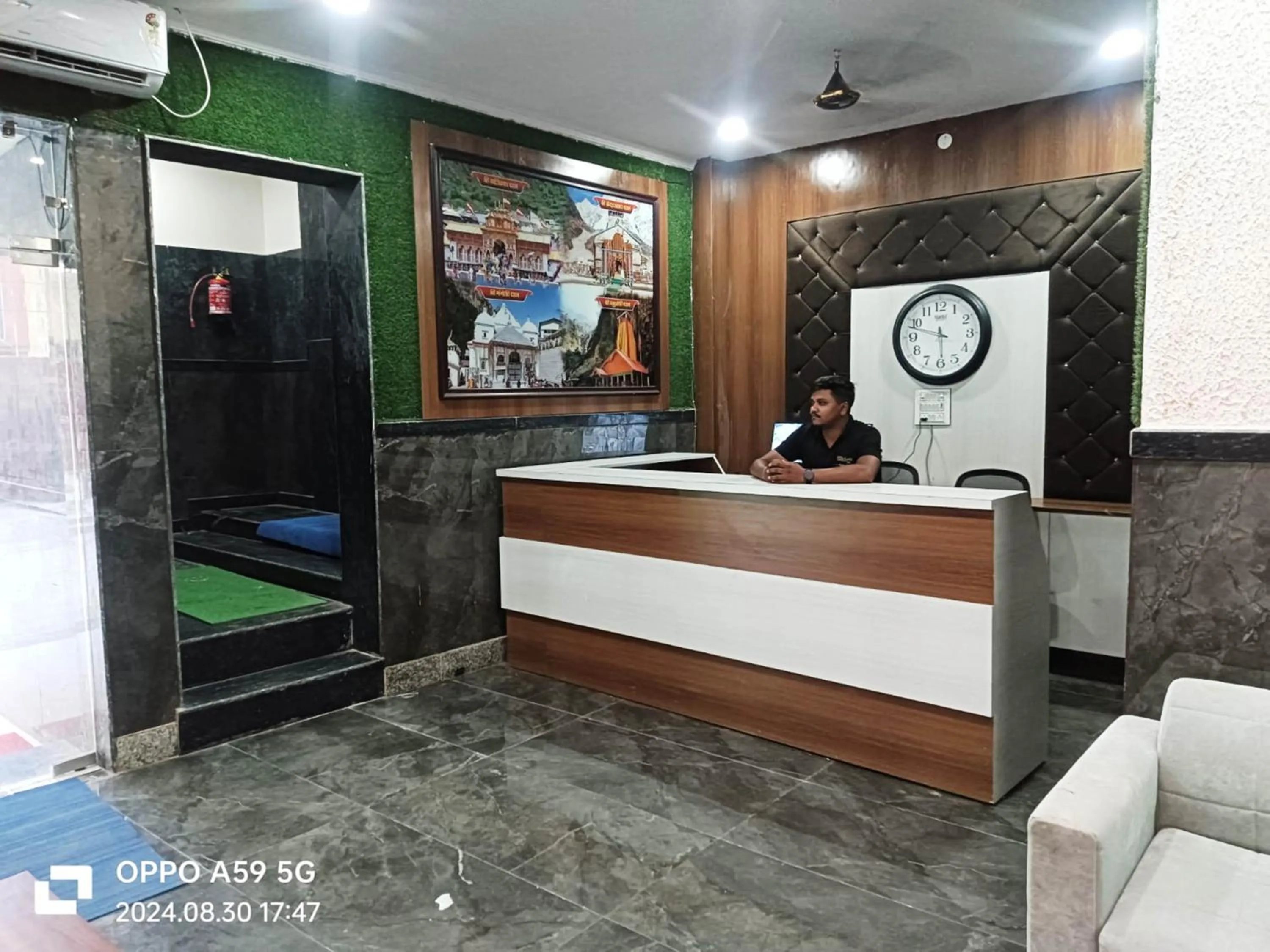 Lobby or reception in ShriGo Hotel Pushpa Residency