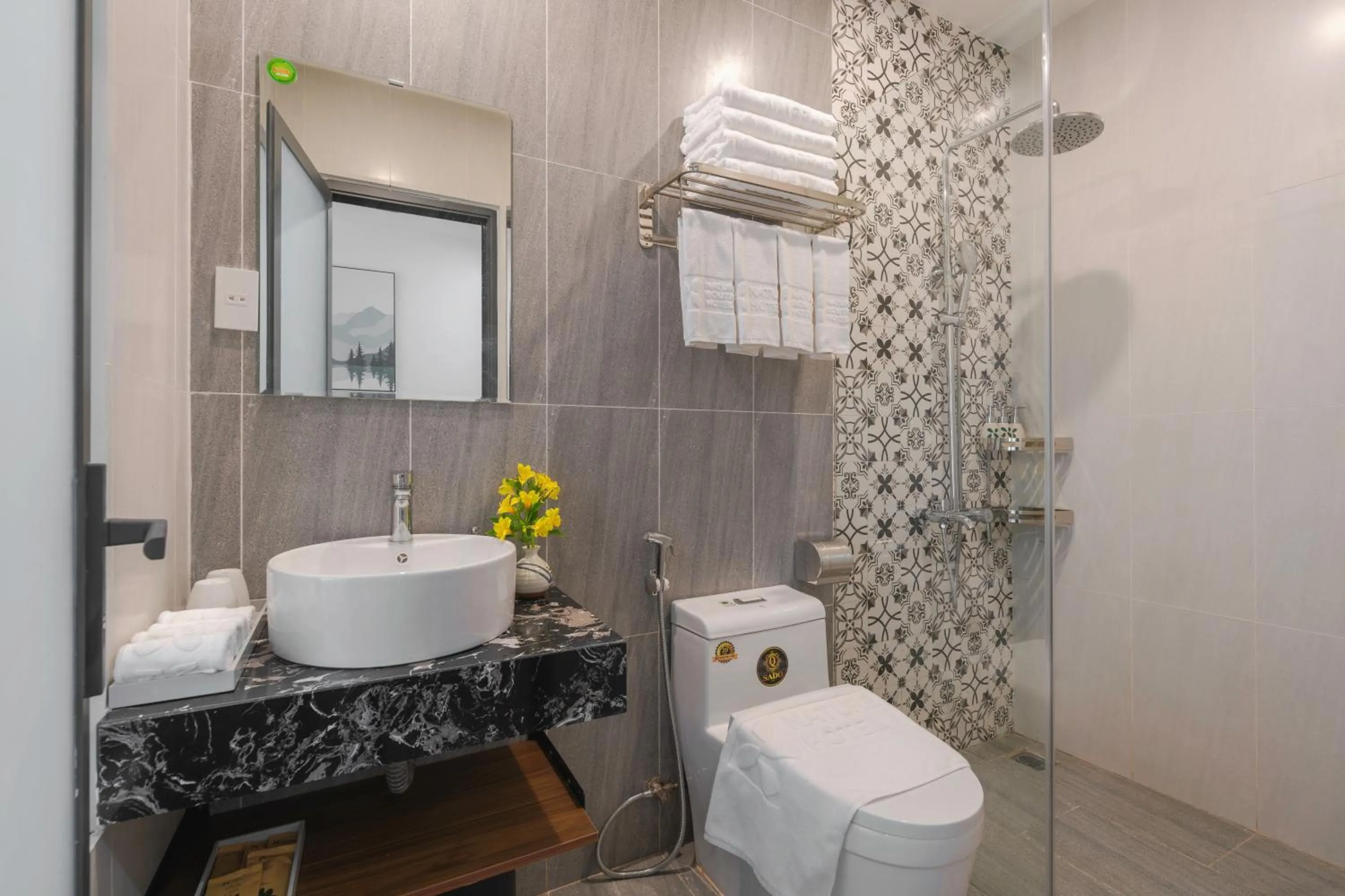 Shower in Nature Hotel - Nam Ky Khoi Nghia