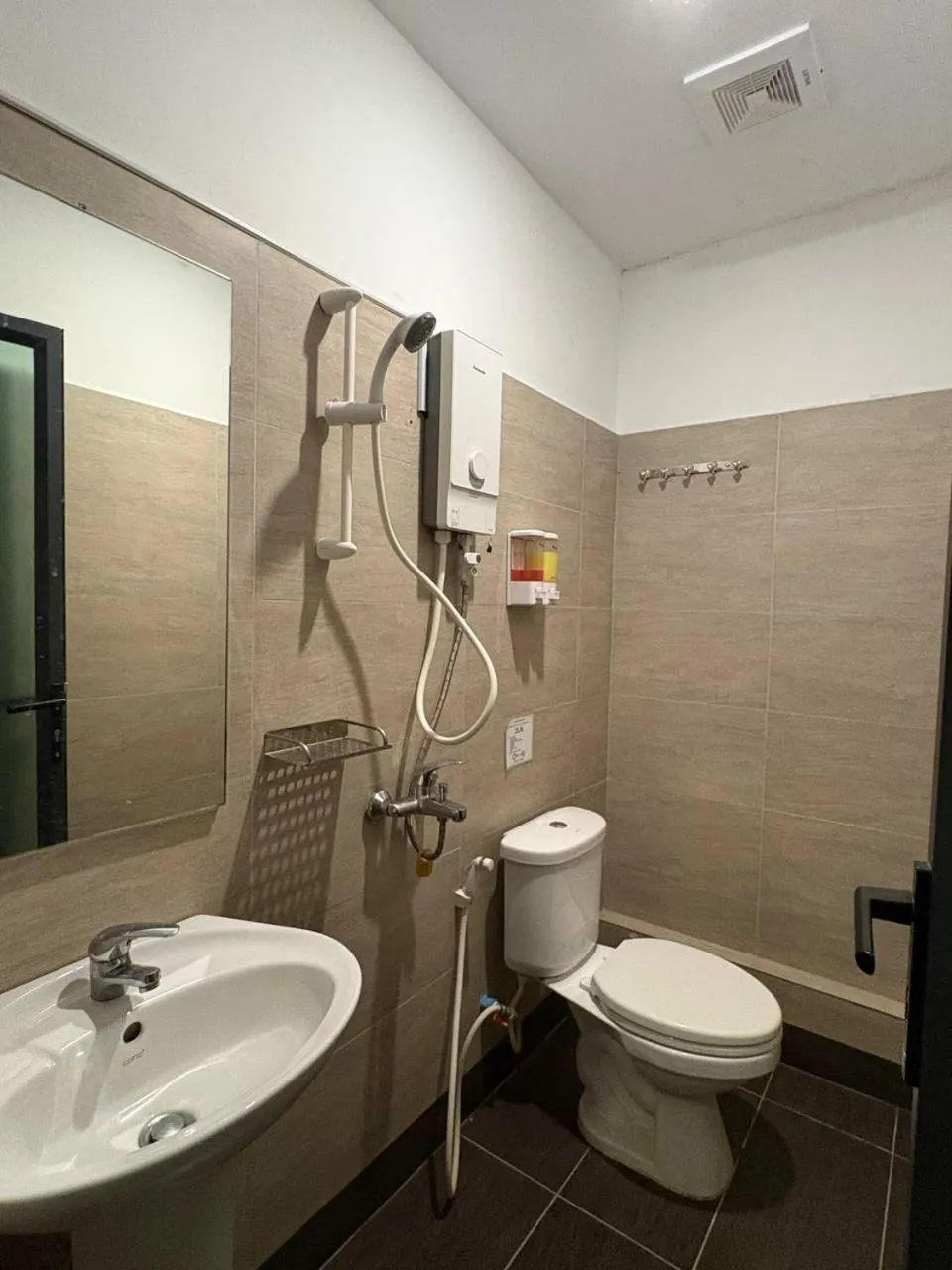 Shower in Hostel FUJI