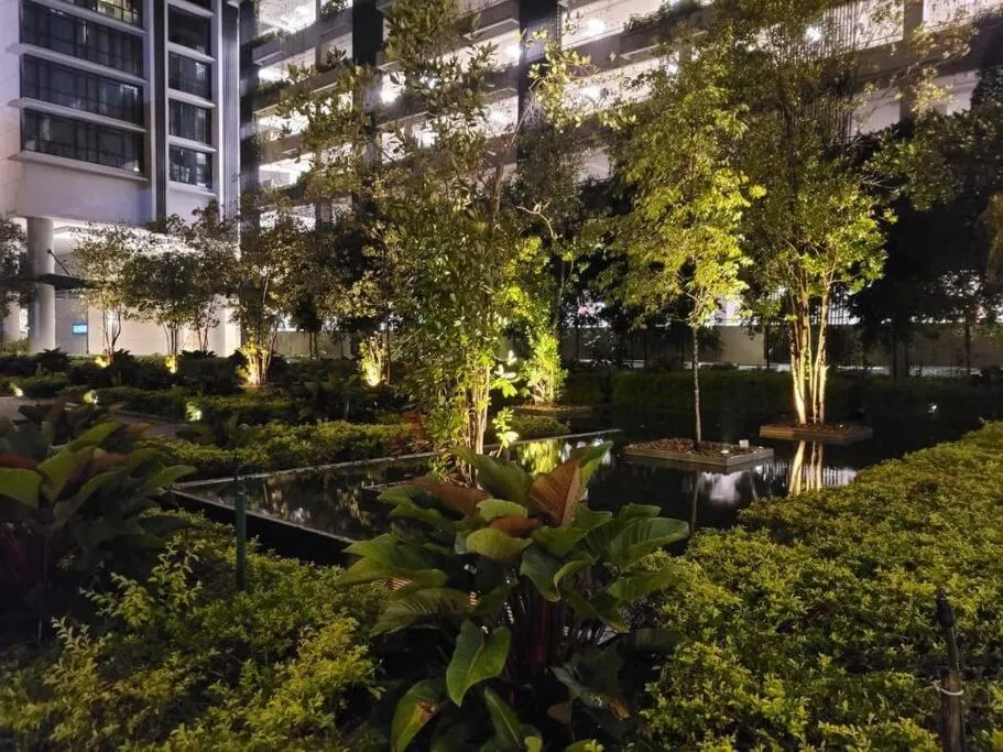 GM 2904 Couple Cozy Netflix 100mbps BySTAY