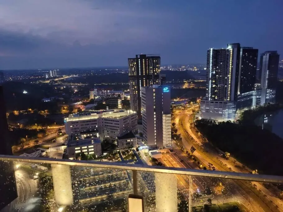 GM 2904 Couple Cozy Netflix 100mbps BySTAY