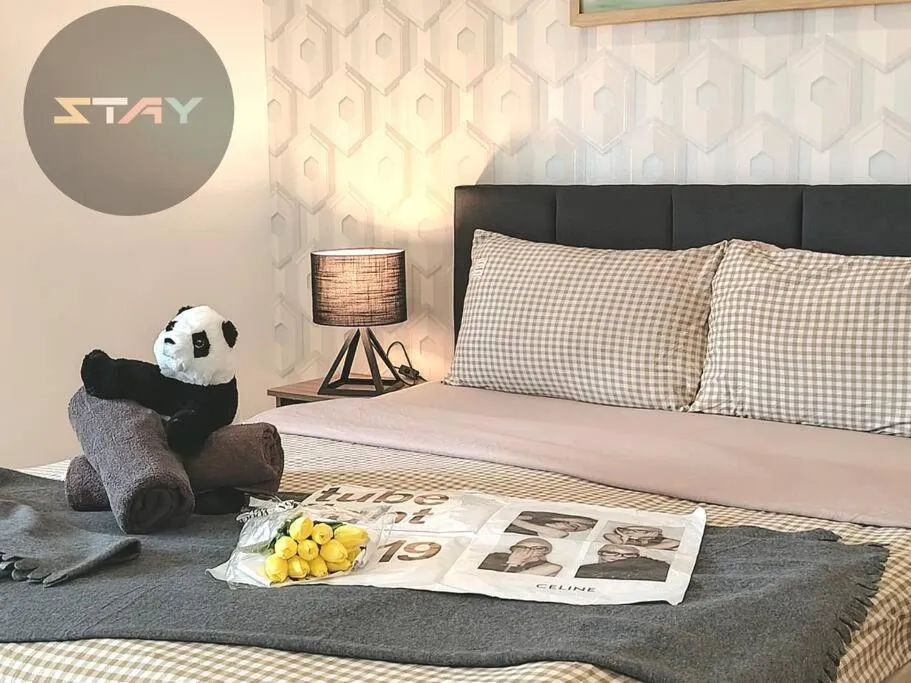 GM 2904 Couple Cozy Netflix 100mbps BySTAY