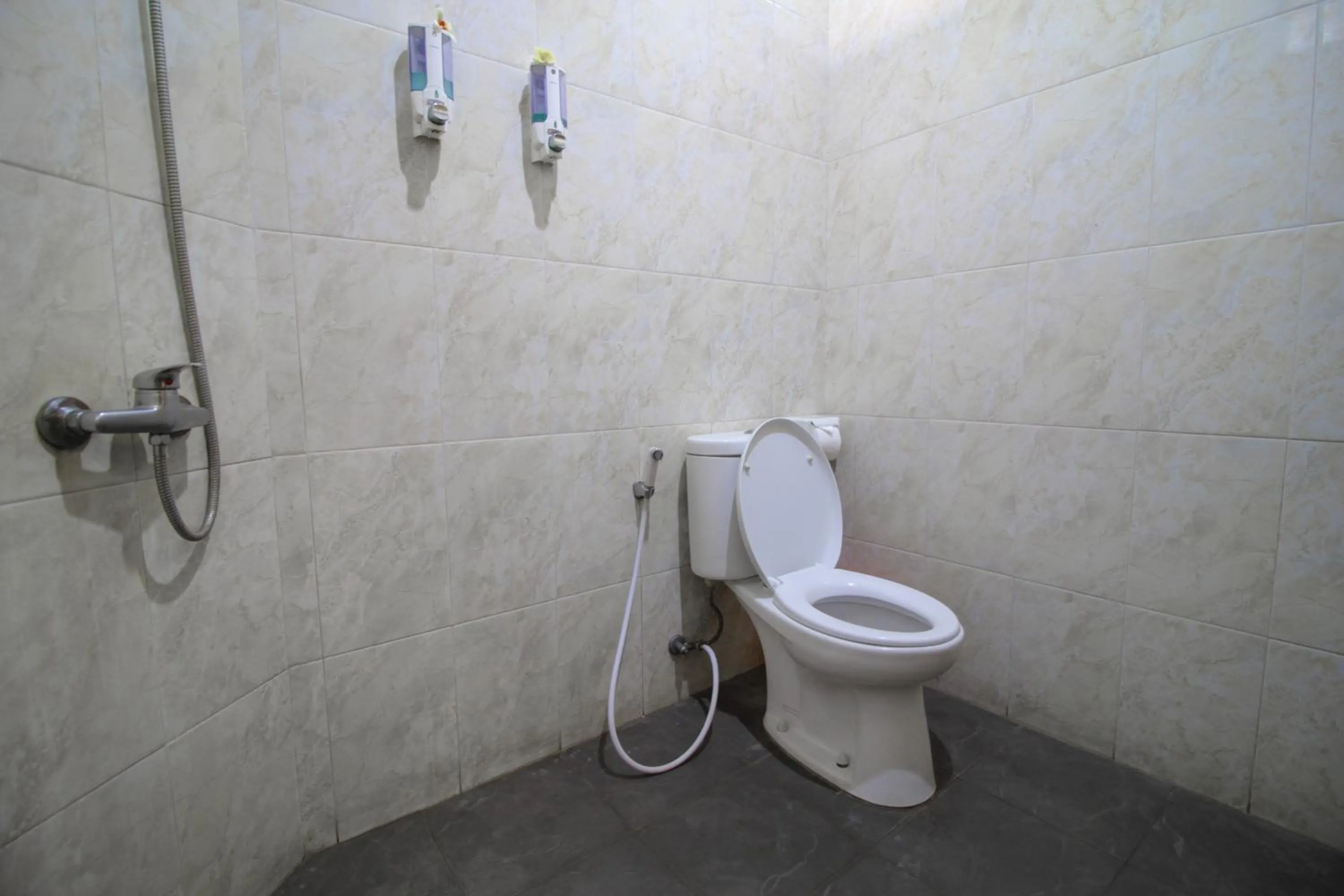 Shower in The Galuh Pekutatan