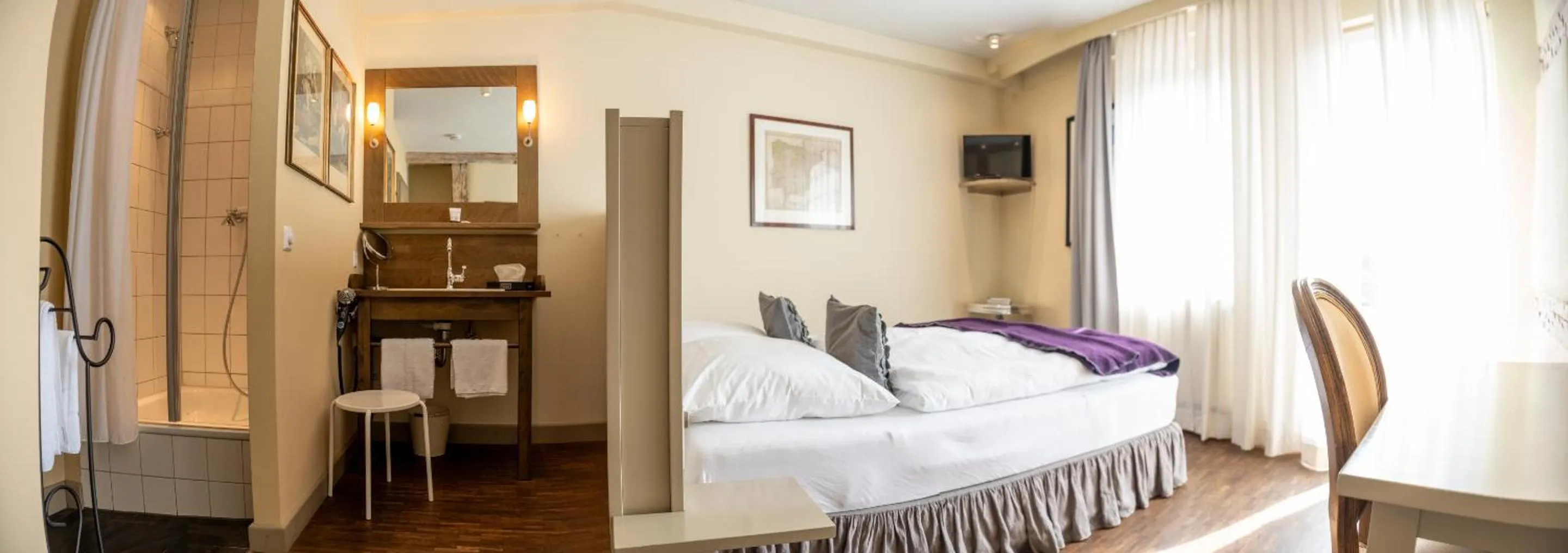 Bedroom, Bed in Friedrich von Schiller Hotel